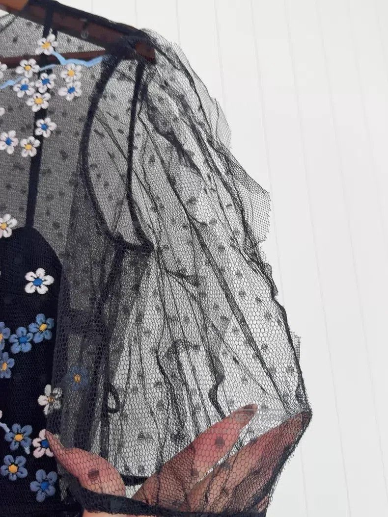 Valentino Valentino Lace hand-embroidered two-piece dress Size M / US 6-8 / IT 42-44 - 7 Thumbnail