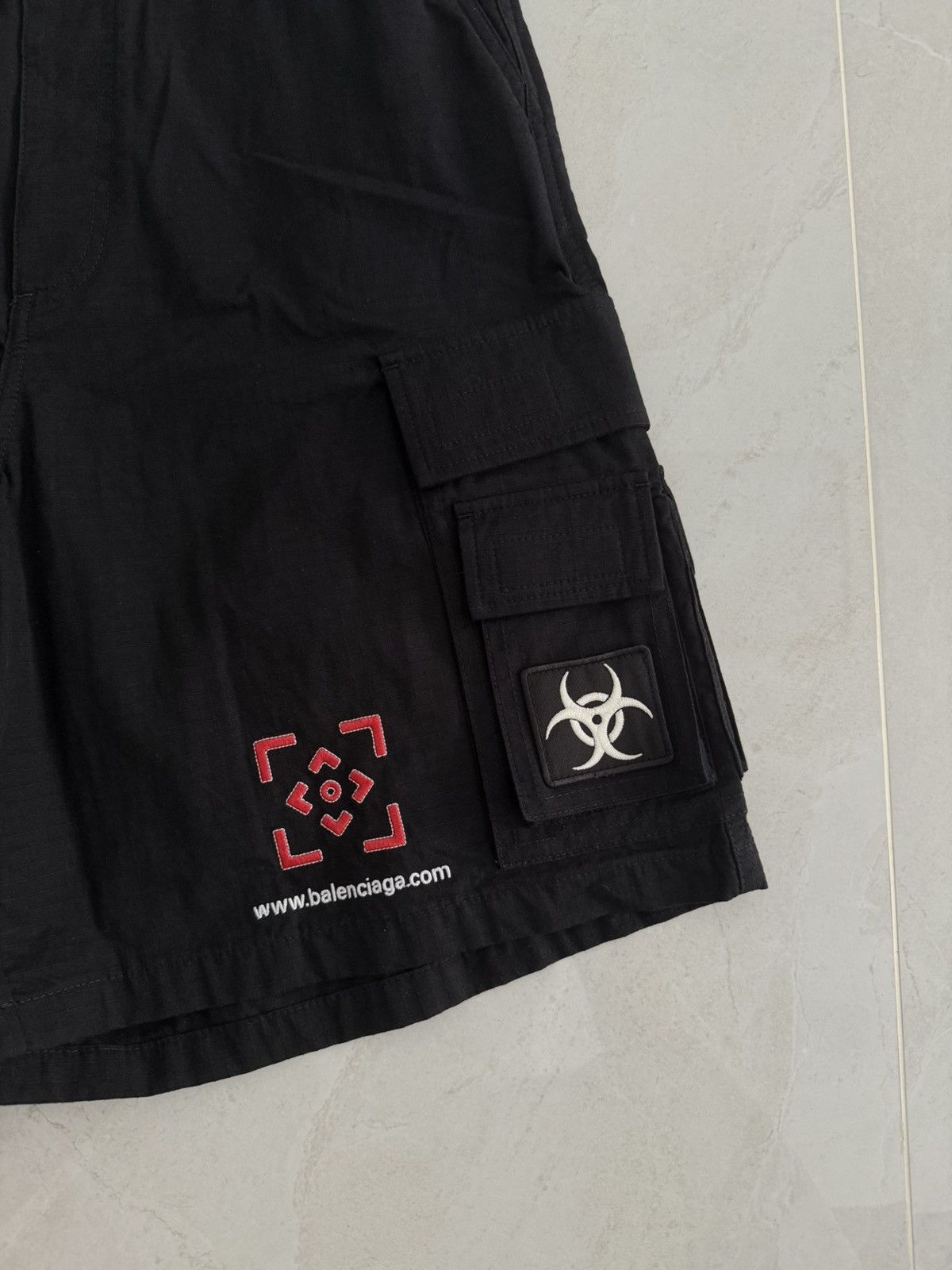 Balenciaga Balenciaga FW23 Cargo Oakley Logo Shorts Sz.48 Size US 32 / EU 48 - 4 Thumbnail