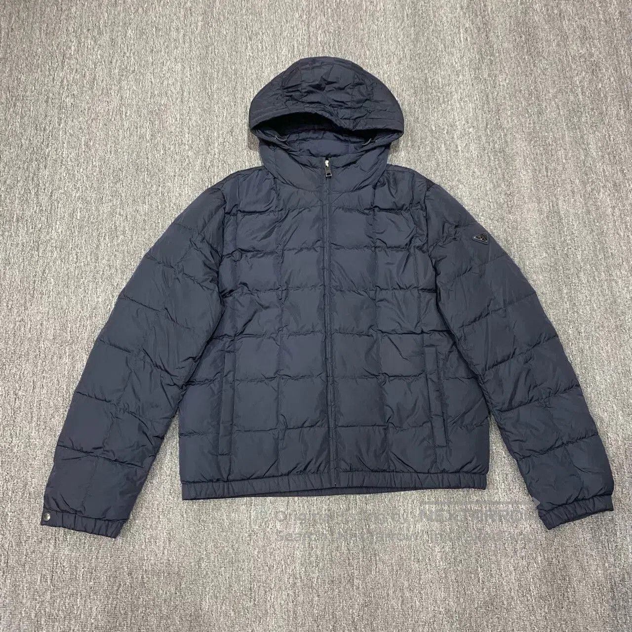 Prada prada deep blue puffer jacket with hood. Size US L / EU 52-54 / 3 - 1 Thumbnail