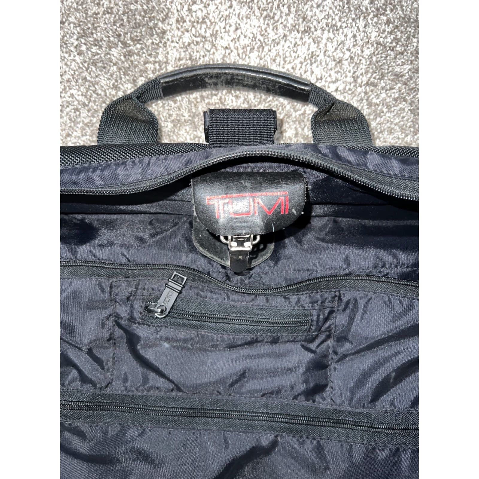 Tumi Tumi Black Nylon Bi-Fold Hanging Luggage Garment Bag Men Black Nylon Bi-Fold Hanging Luggage Garment Bag 42” unfolded 24” wide Size ONE SIZE - 5 Thumbnail