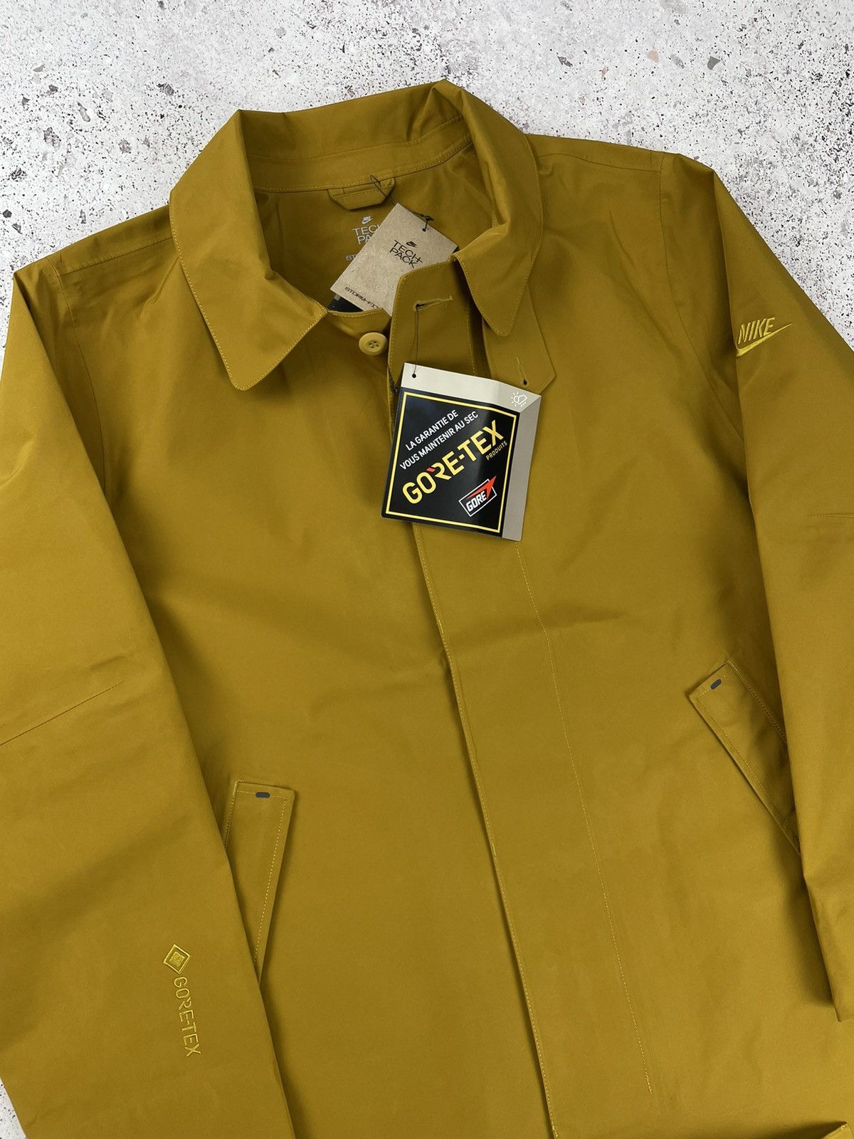 image of Nike Tech Pack Storm-Fit Adv Gore-Tex Yellow Coat Jacket M, Men's (Size Medium)