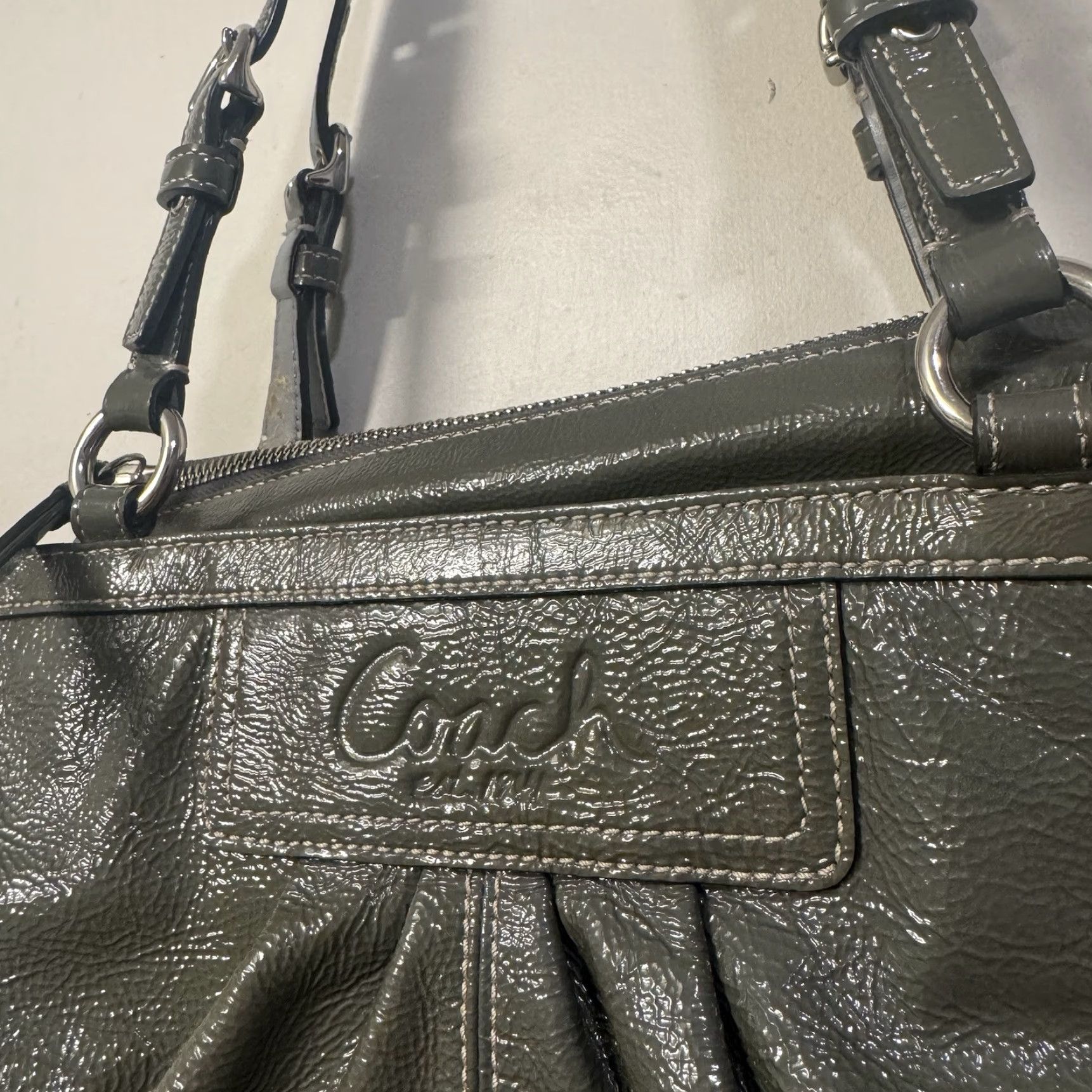 Coach Gallery Patent Leather Green Satchel Tote Bag Womens Medium?