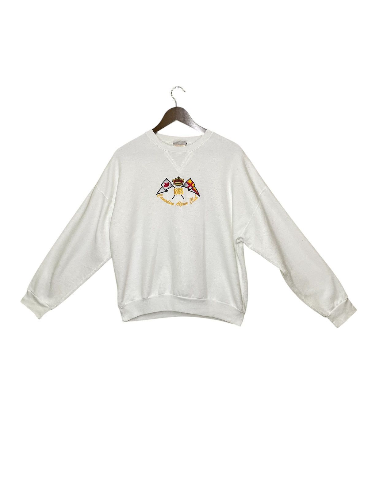 Other CARNADIAN ALPINE CLUB crewneck embroidered logo sweatshirt Size US L / EU 52-54 / 3 - 1 Thumbnail