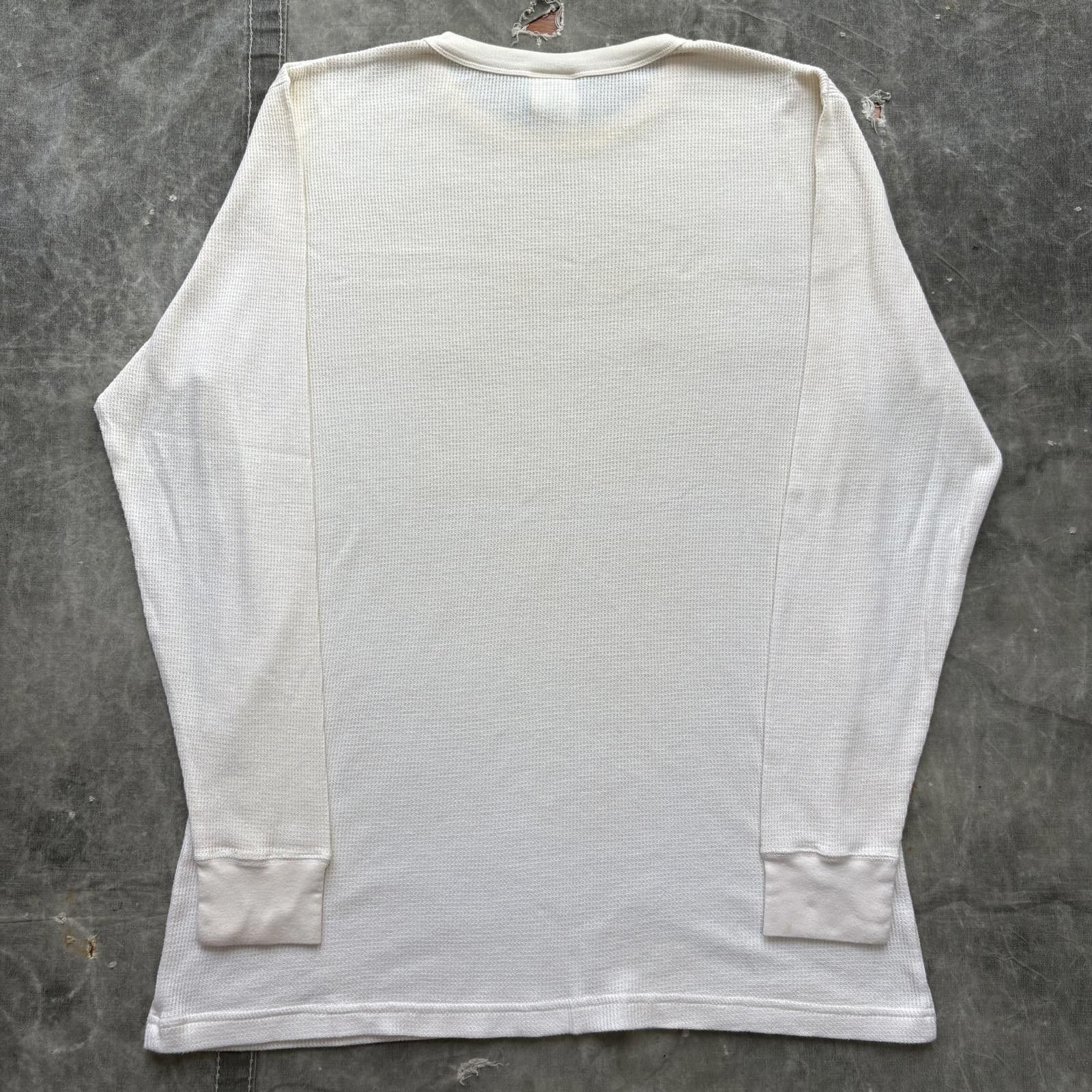 Vintage Vintage Y2K White Grunge Skater Thermal Waffle Knit Shirt Size US XL / EU 56 / 4 - 5 Thumbnail