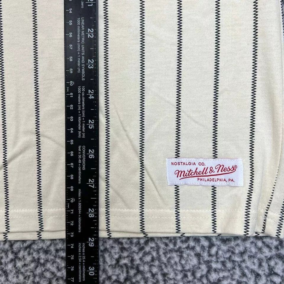 Mitchell & Ness Los Angeles LA Angels Shirt Men White Pinstripes Cotton L Size US L / EU 52-54 / 3 - 5 Thumbnail