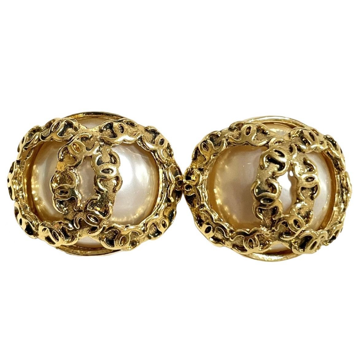 Chanel Vintage CHANEL large golden faux pearl CC earrings Size ONE SIZE - 1 Thumbnail
