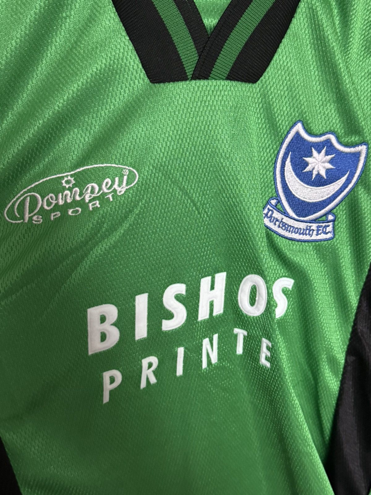 Other Portsmouth 00/02 Goalkeeper Football Jersey Size US XL / EU 56 / 4 - 3 Thumbnail