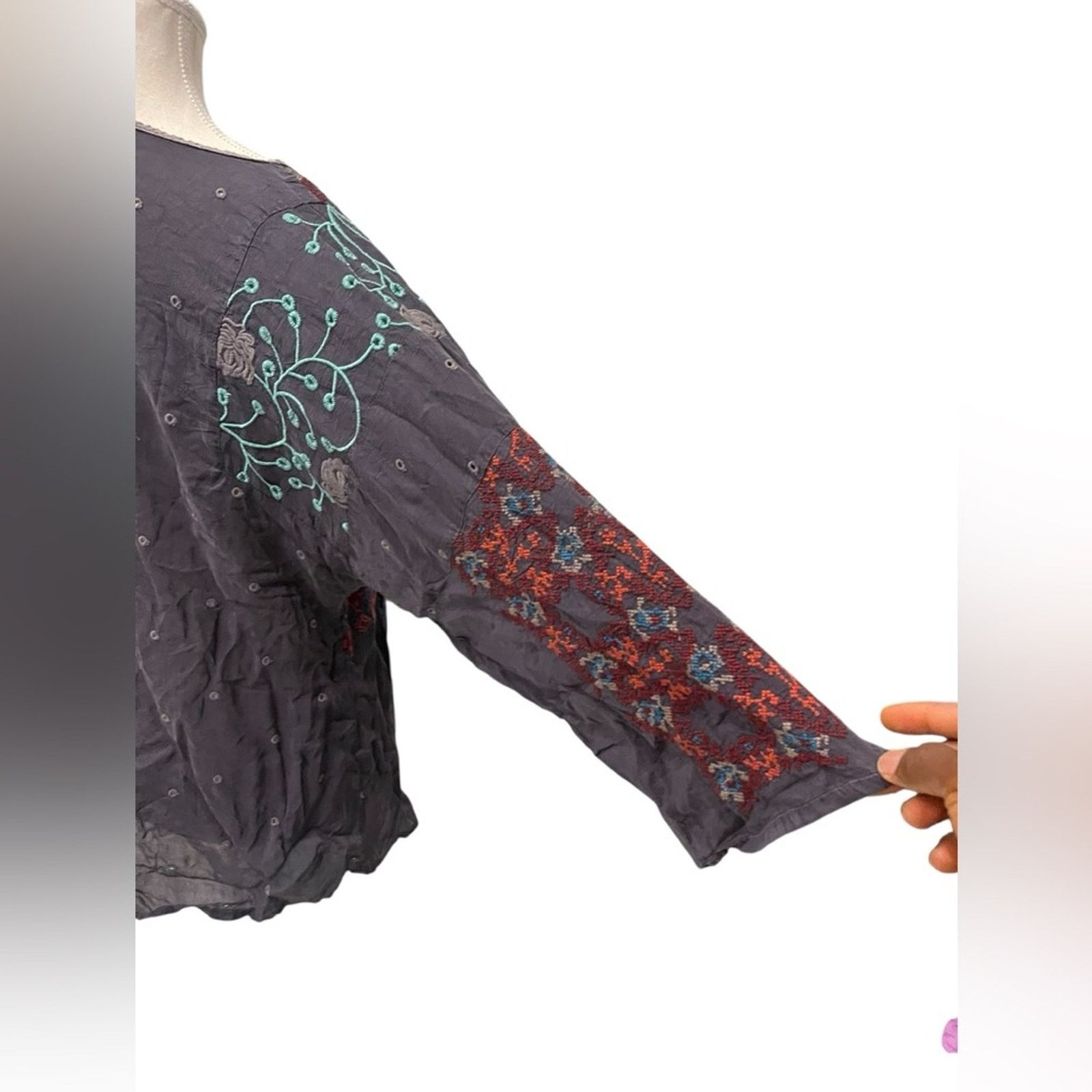 Johnny Was Johnny Was Embroidered 3/4 Sleeve Lightweight Blouse S Size S / US 4 / IT 40 - 5 Thumbnail