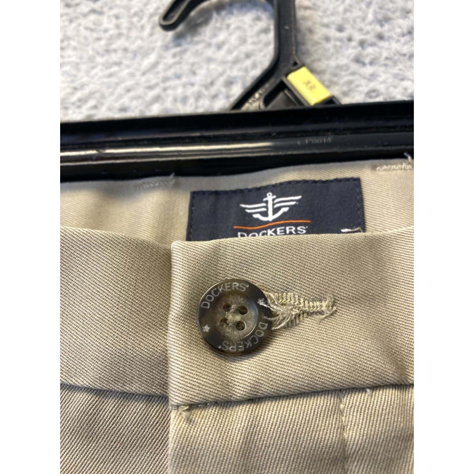Dockers VINTAGE Dockers Men's Pants Chino Straight Fit Workday Khaki Size 34 Waist 30 In Cotton Men Size US 34 / EU 50 - 5 Thumbnail