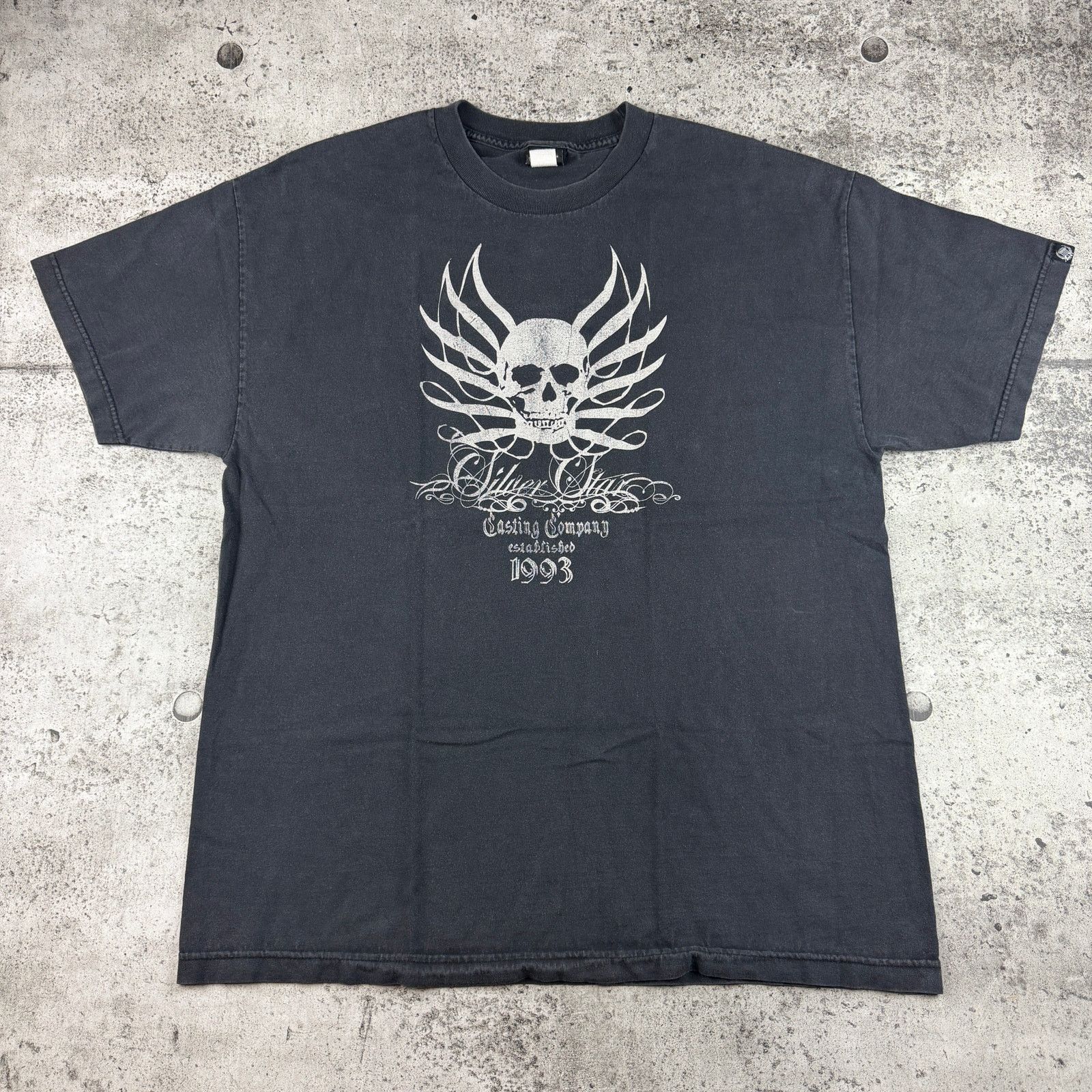 Vintage Y2K Silver Star Tribal Skulls Size Xl 23x29.5 Size US XL / EU 56 / 4 - 1 Thumbnail
