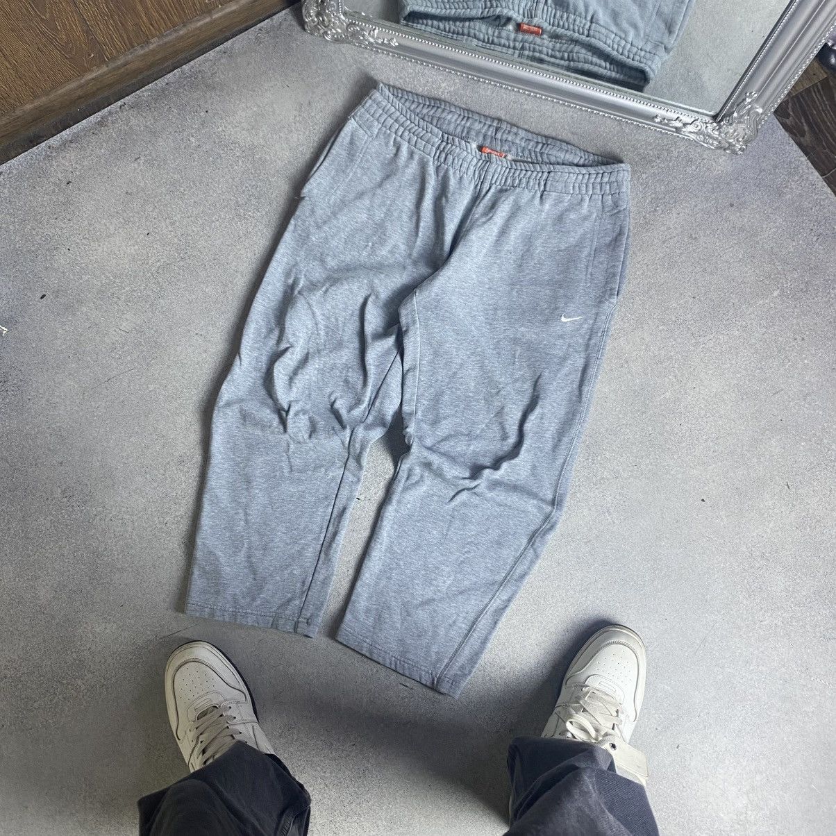 Nike Vintage Nike Sweatpants Size US 30 / EU 46 - 1 Thumbnail