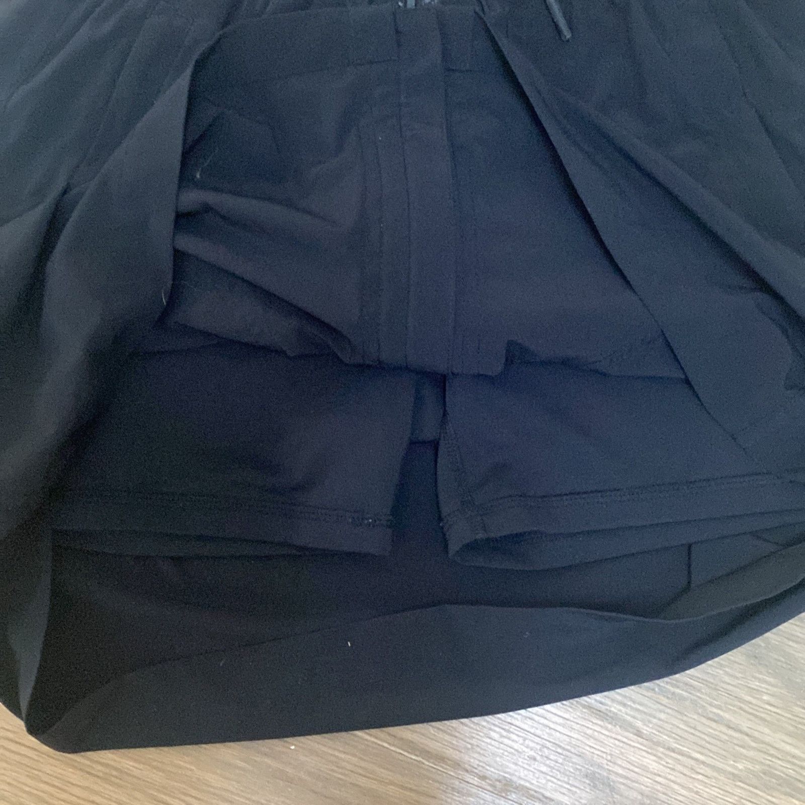 Old Navy Athleta Expedition Zip Front Black Skort Size 27" / US 4 / IT 40 - 6 Thumbnail