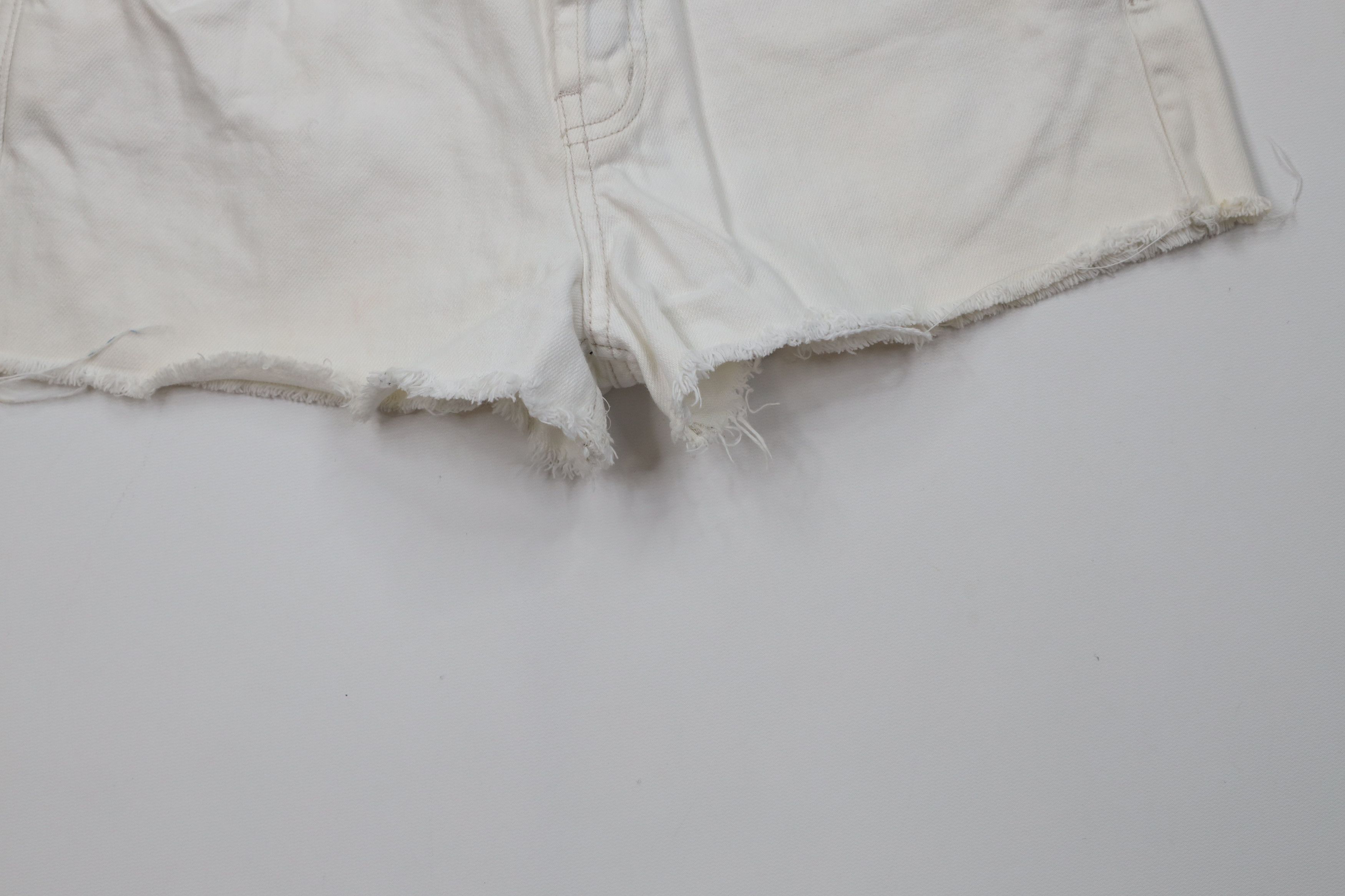 Free People Free People Button Fly Cut Off Denim Jean Shorts White Size 28" / US 6 / IT 42 - 4 Thumbnail