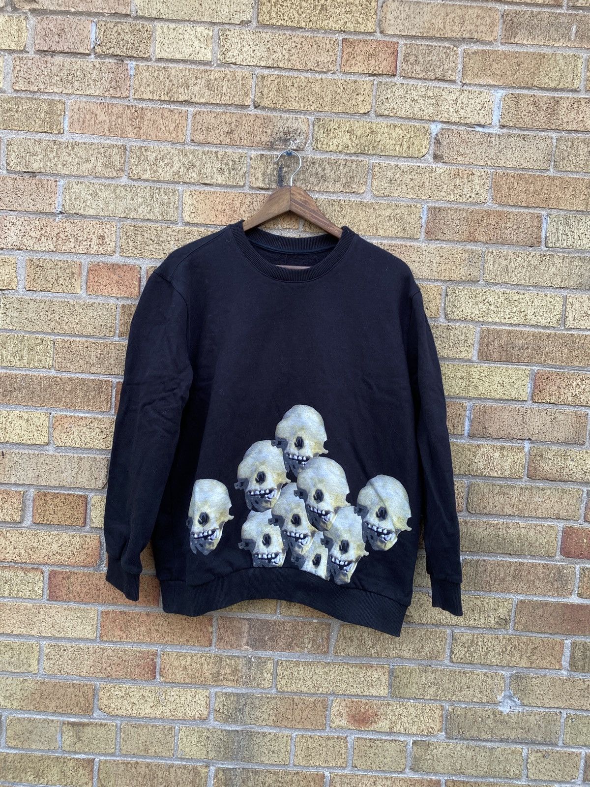 image of Givenchy Skull Print Sweater XL in Black, Men's