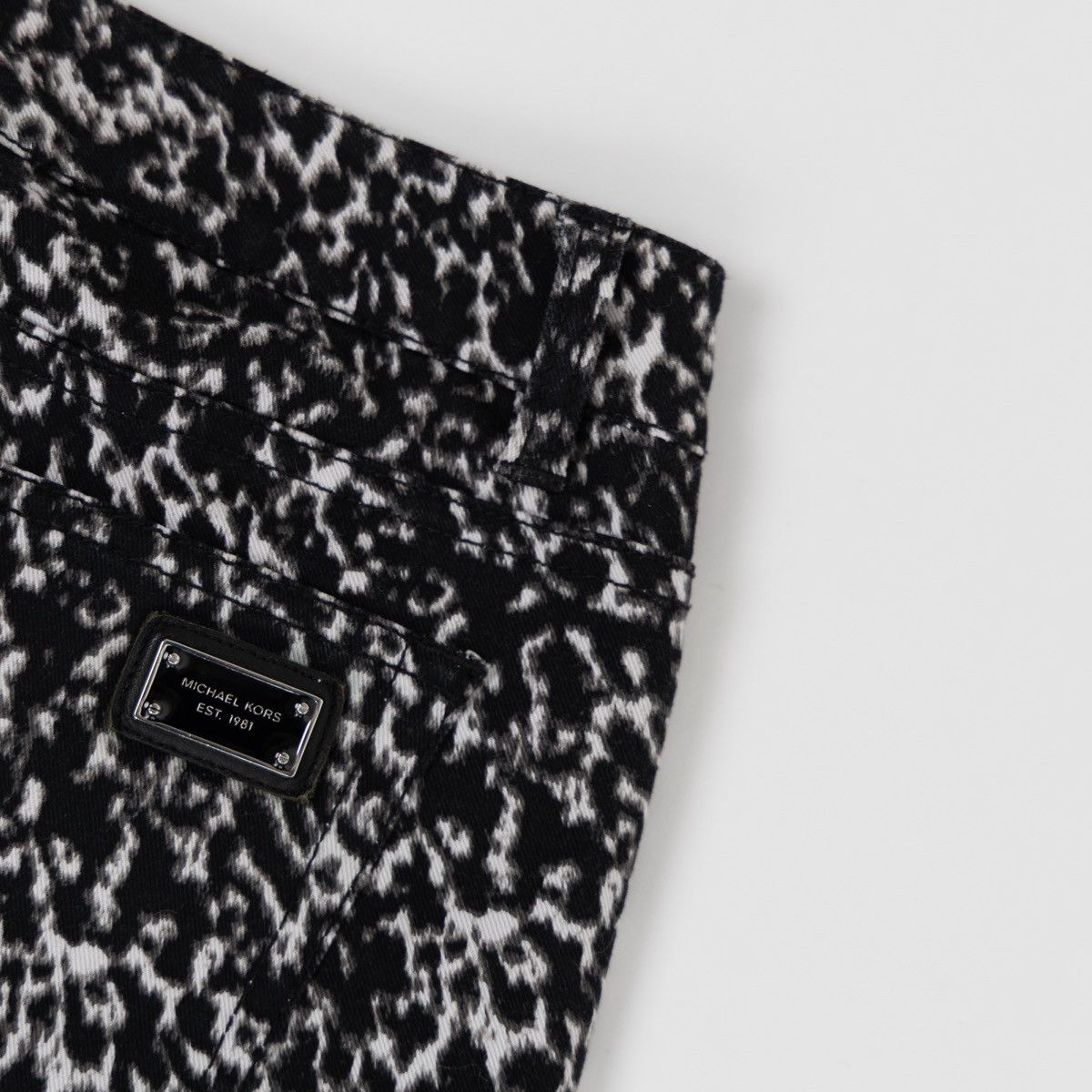 Michael Kors Michael Kors Womens Printed Skinny Jeans Black White Pattern Size 27" / US 4 / IT 40 - 5 Thumbnail