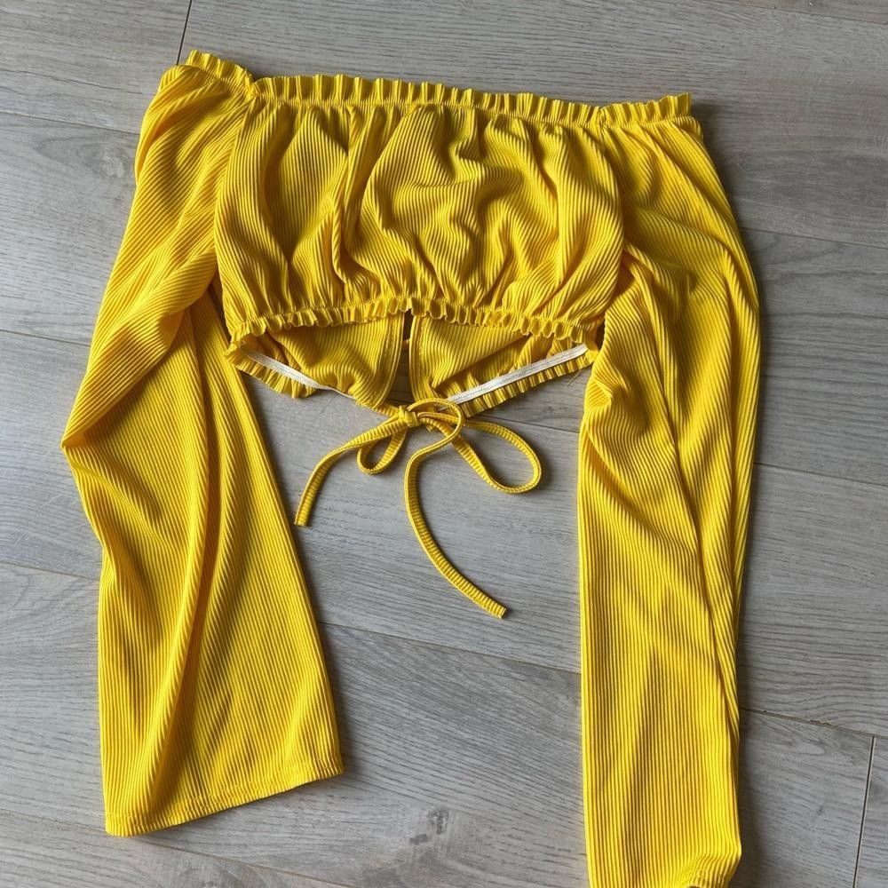 Boohoo Boohoo Yellow Off the Shoulder Long Sleeve Crop Top Size M / US 6-8 / IT 42-44 - 4 Thumbnail