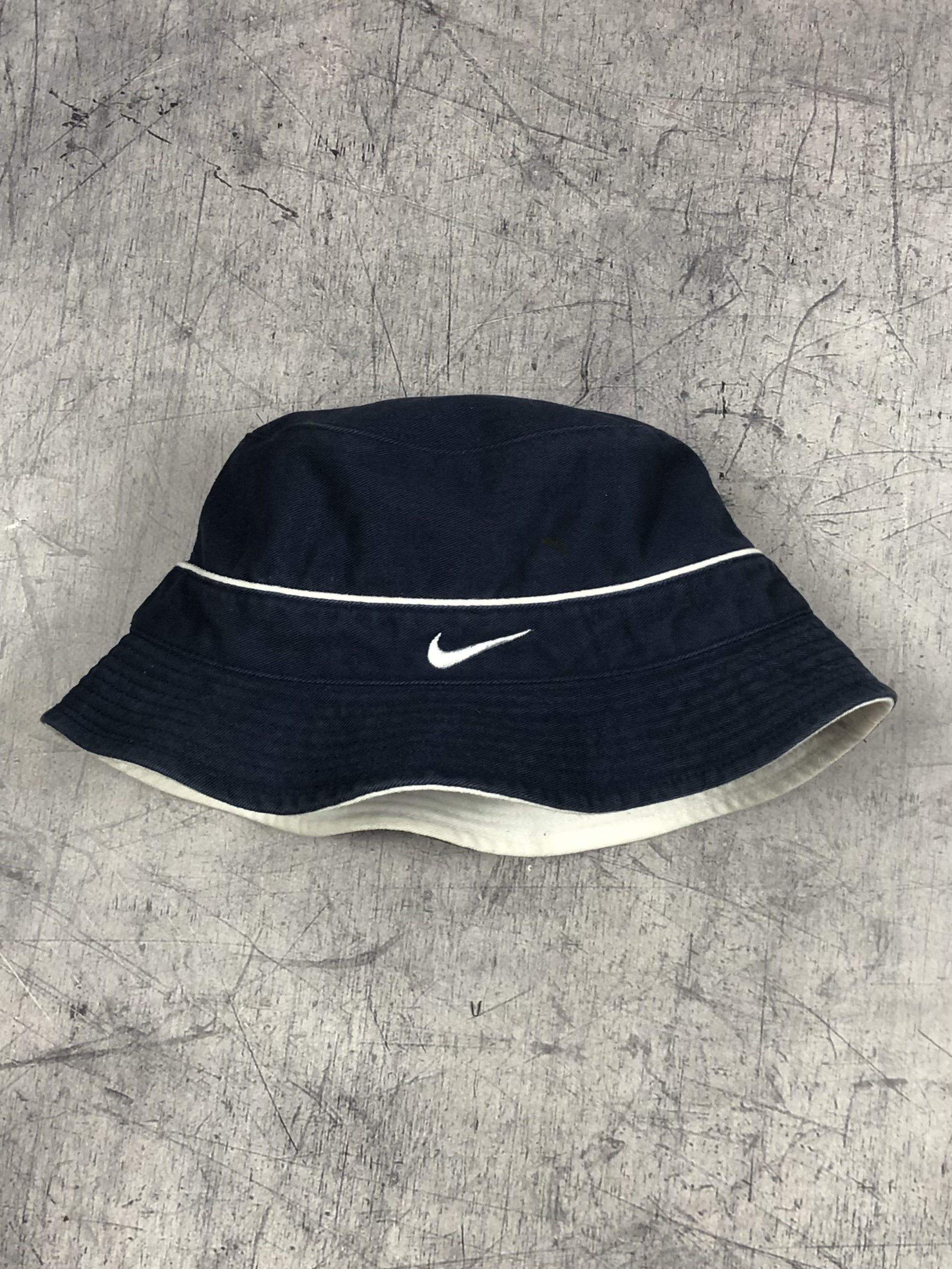 Nike Vintage Y2K Nike Swoosh Bucket Hat Cap Size ONE SIZE - 1 Thumbnail