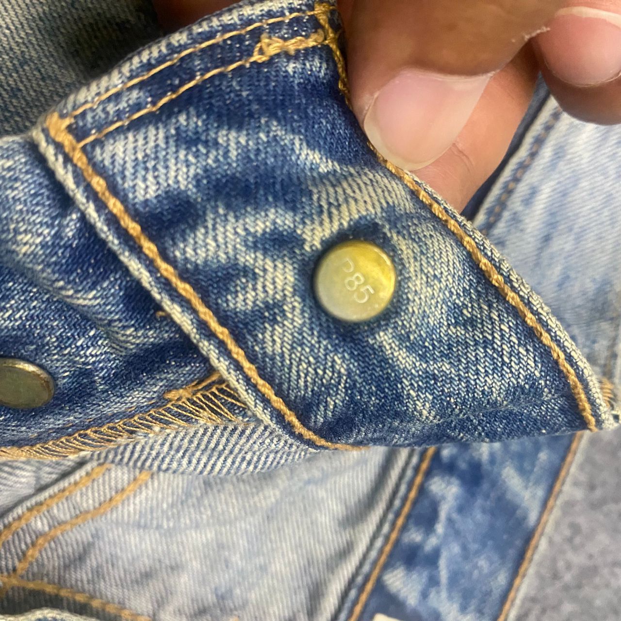 Levi's 💥Vintage Levis 501 Button Fly Kurt Cobain Style Size US 33 - 15 Thumbnail