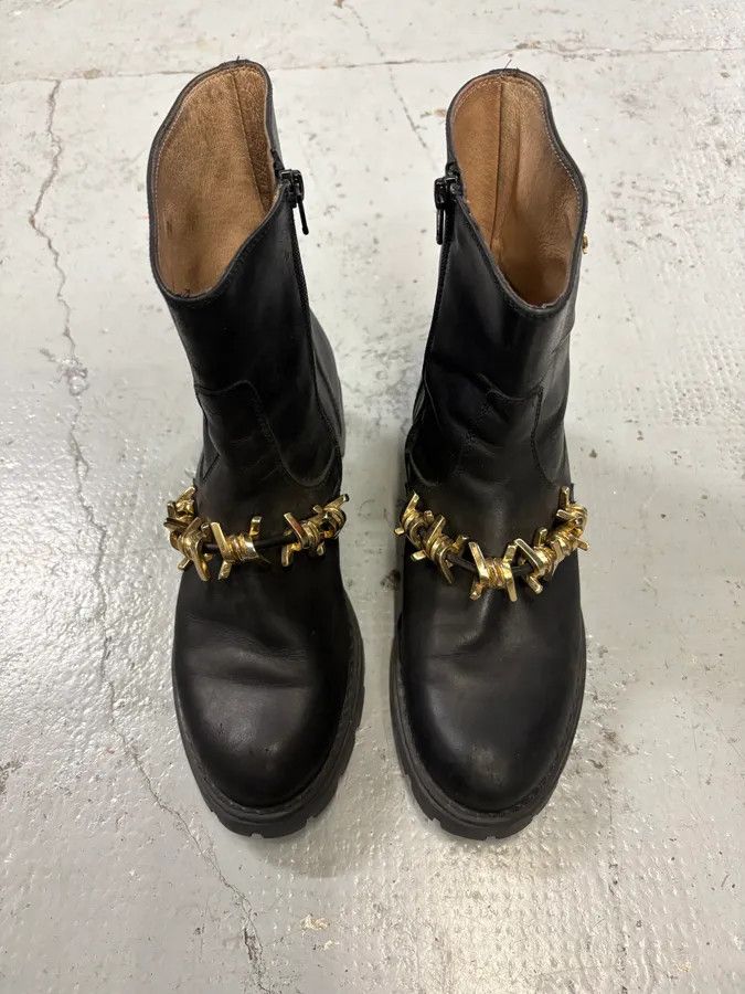 Dsquared2 2010s Dsquared2 Black Leather Gold Chain Ankle Boot Size US 7 / IT 37 - 2 Thumbnail
