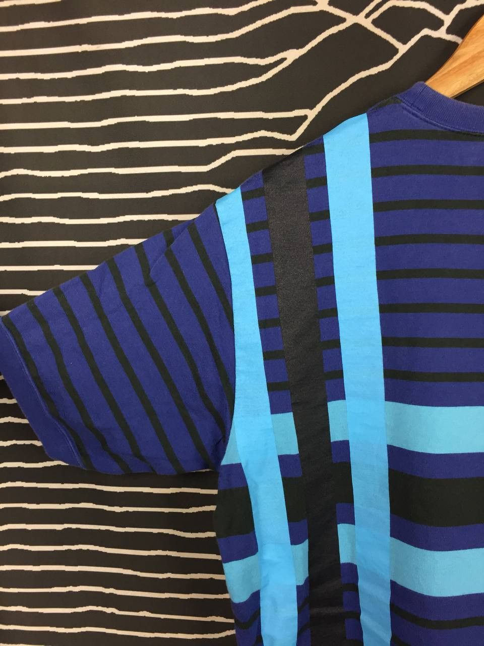 WHIZ LIMITED Whiz Limited Made In Japan Asymmetrical Striped Tee Size US L / EU 52-54 / 3 - 8 Thumbnail