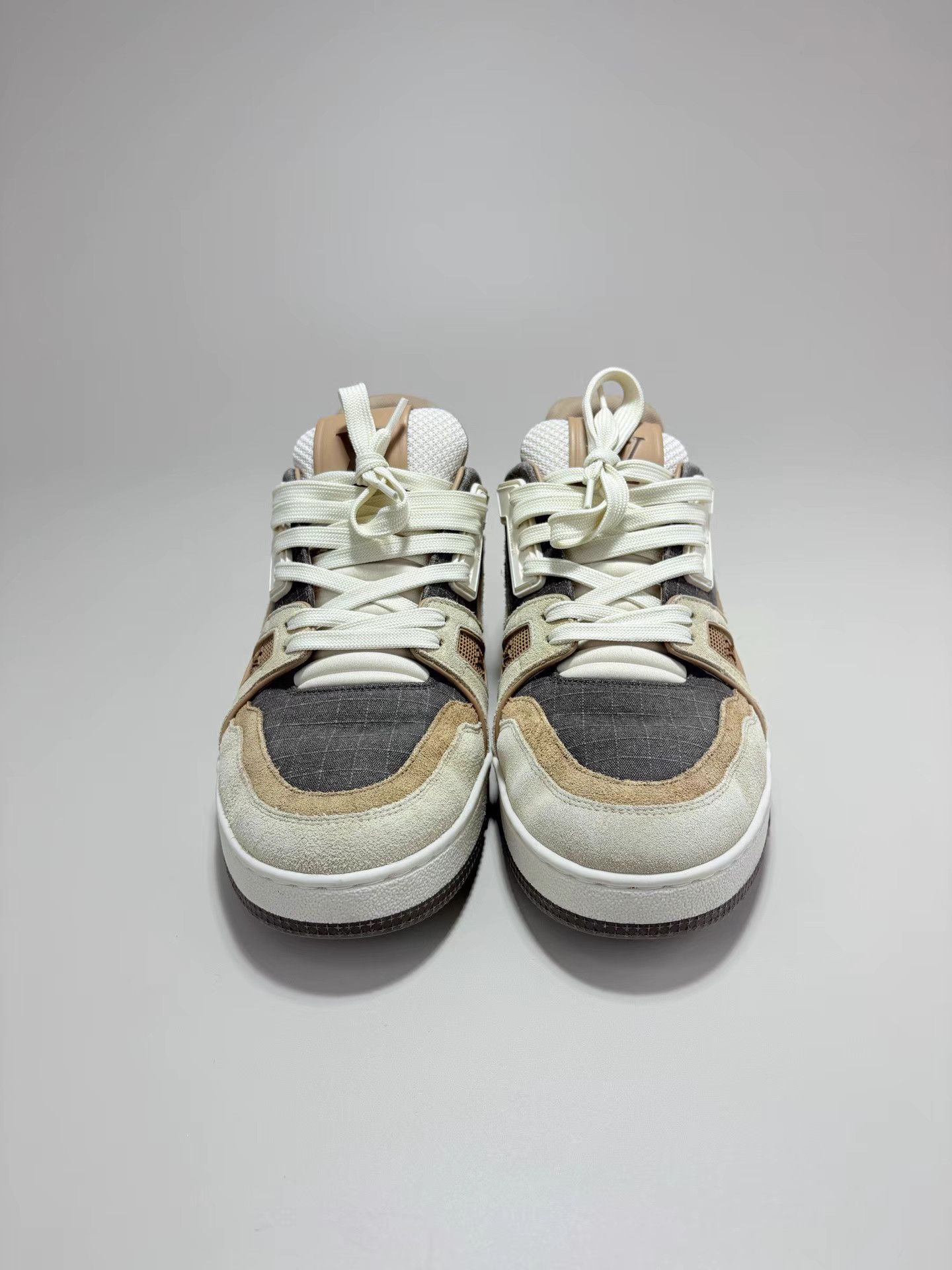 Louis Vuitton LV Trainer Patchwork Milk Tea Low-Top Sneakers Size US 8.5 / EU 41-42 - 2 Thumbnail
