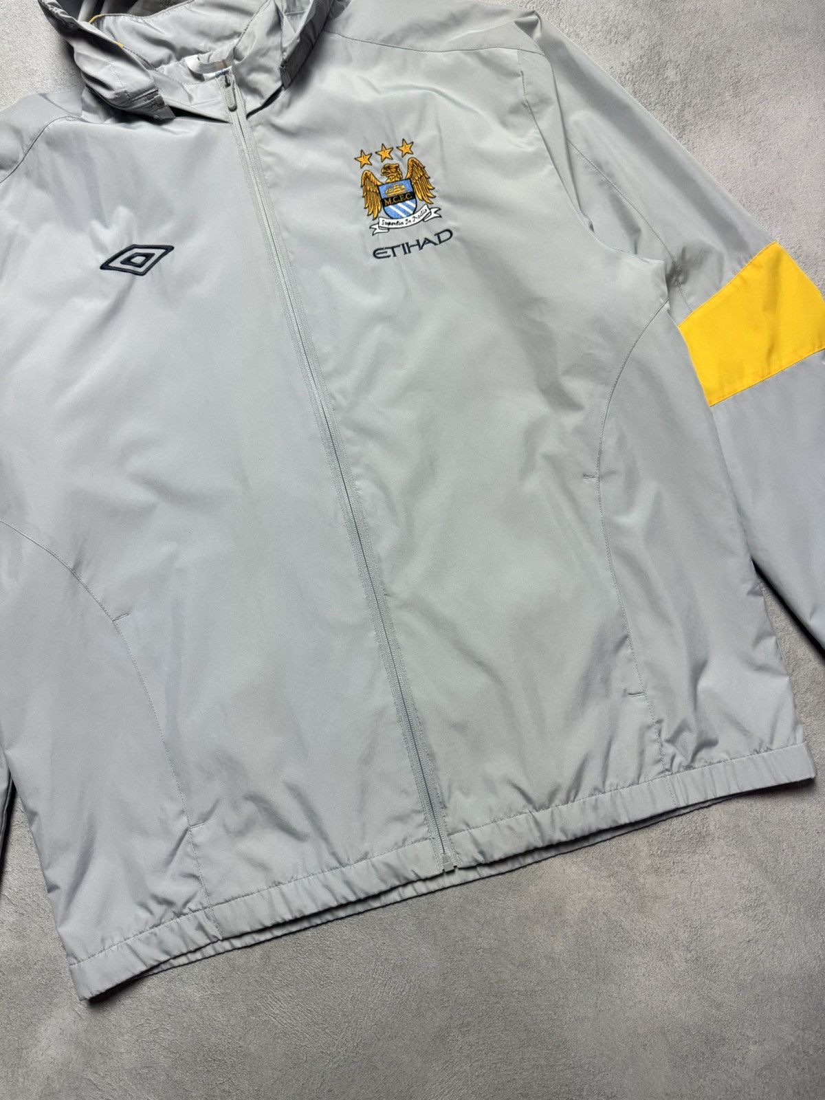 Umbro Manchester City 2010 2011 Football Soccer Track Jacket Umbro Size US XL / EU 56 / 4 - 4 Thumbnail