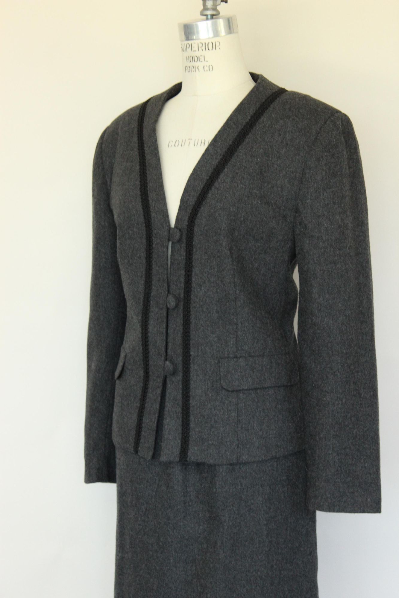 Vintage Vintage 1980s Womens Suit, Russ Gray Wool Skirt And Jacket, Size M / US 6-8 / IT 42-44 - 7 Thumbnail