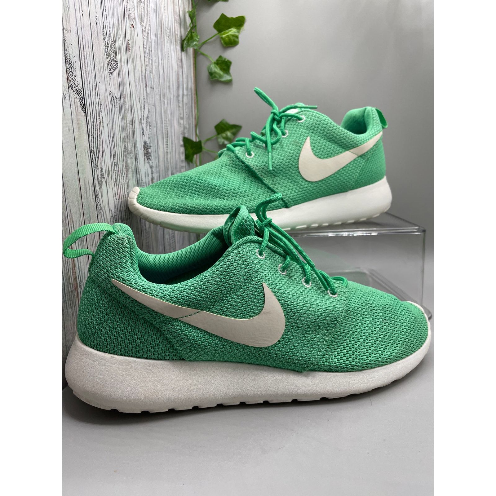 Nike Nike Roshe Run Gamma Green Men’s Athletic Running Shoes 9.5 Size US 9.5 / EU 42-43 - 1 Thumbnail