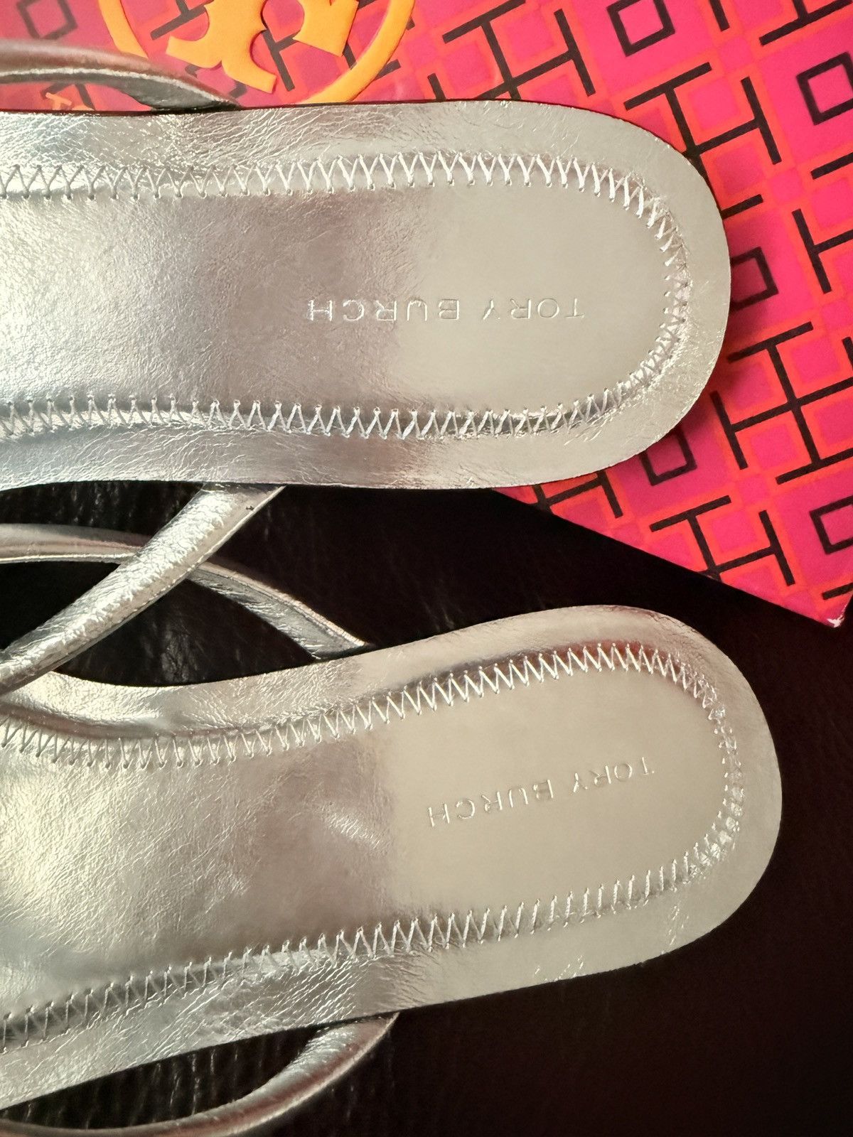 Tory Burch TORY BURCH Chelsea Leather Flip Flop Thong Sandal Size 8 NWT Size US 8 / IT 38 - 6 Thumbnail
