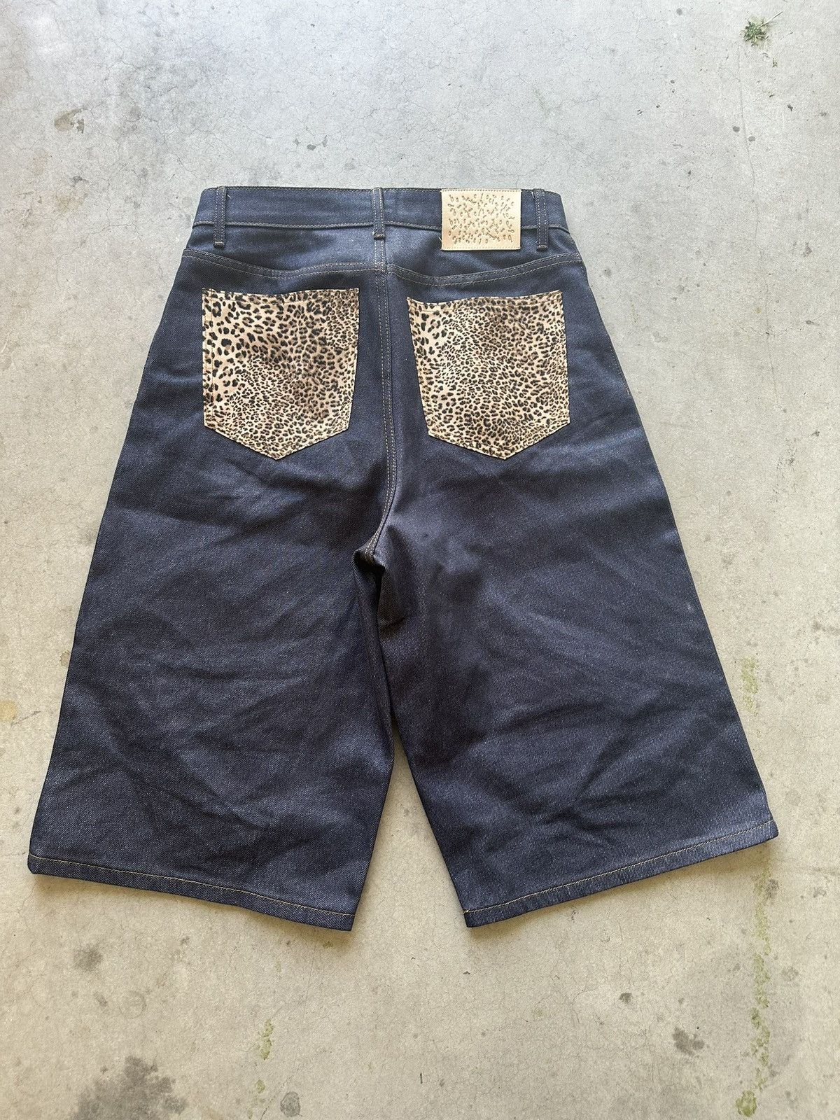 パンツ BASKETCASE GALLERY BREACHER DENIM SHORTS Basketcase Gallery Breacher Denim Shorts Indigo Cheetah – PIECES