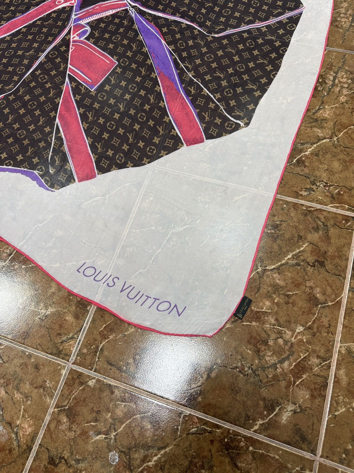 Louis Vuitton 🇮🇹 Louis Vuitton Monogram Silk Scarf Shawl Wrap Luxury Rare Size ONE SIZE - 14 Thumbnail