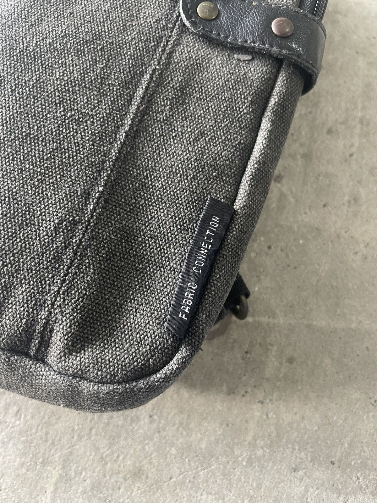 Japanese Brand × Seditionaries Fabric Connection Chrome CH Heart Crest Sling Bag Size ONE SIZE - 3 Thumbnail