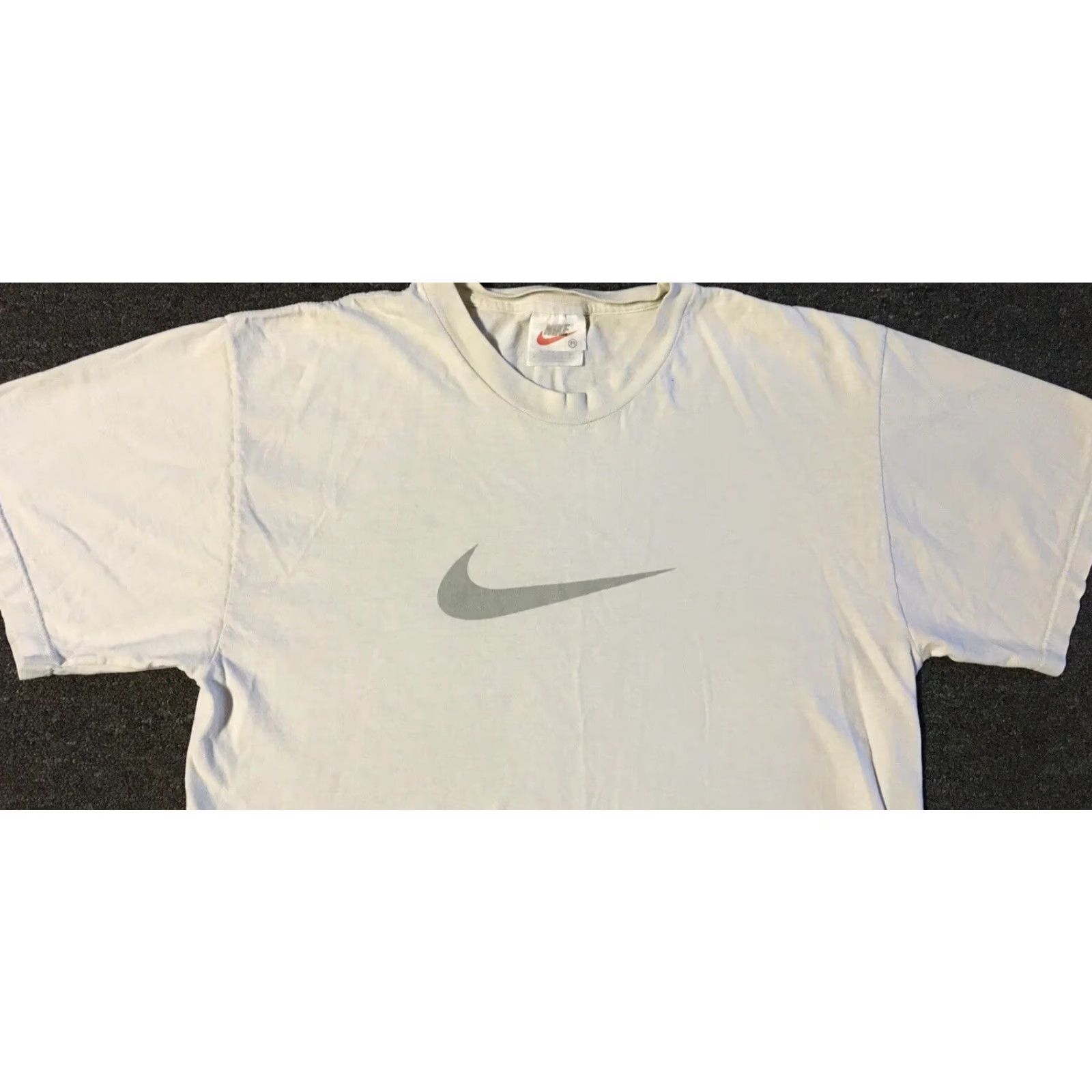 Nike VINTAGE Nike Faded Big Center Swoosh Shirt M 90s Hip Hop Grunge White Mens shirt Size US M / EU 48-50 / 2 - 4 Thumbnail