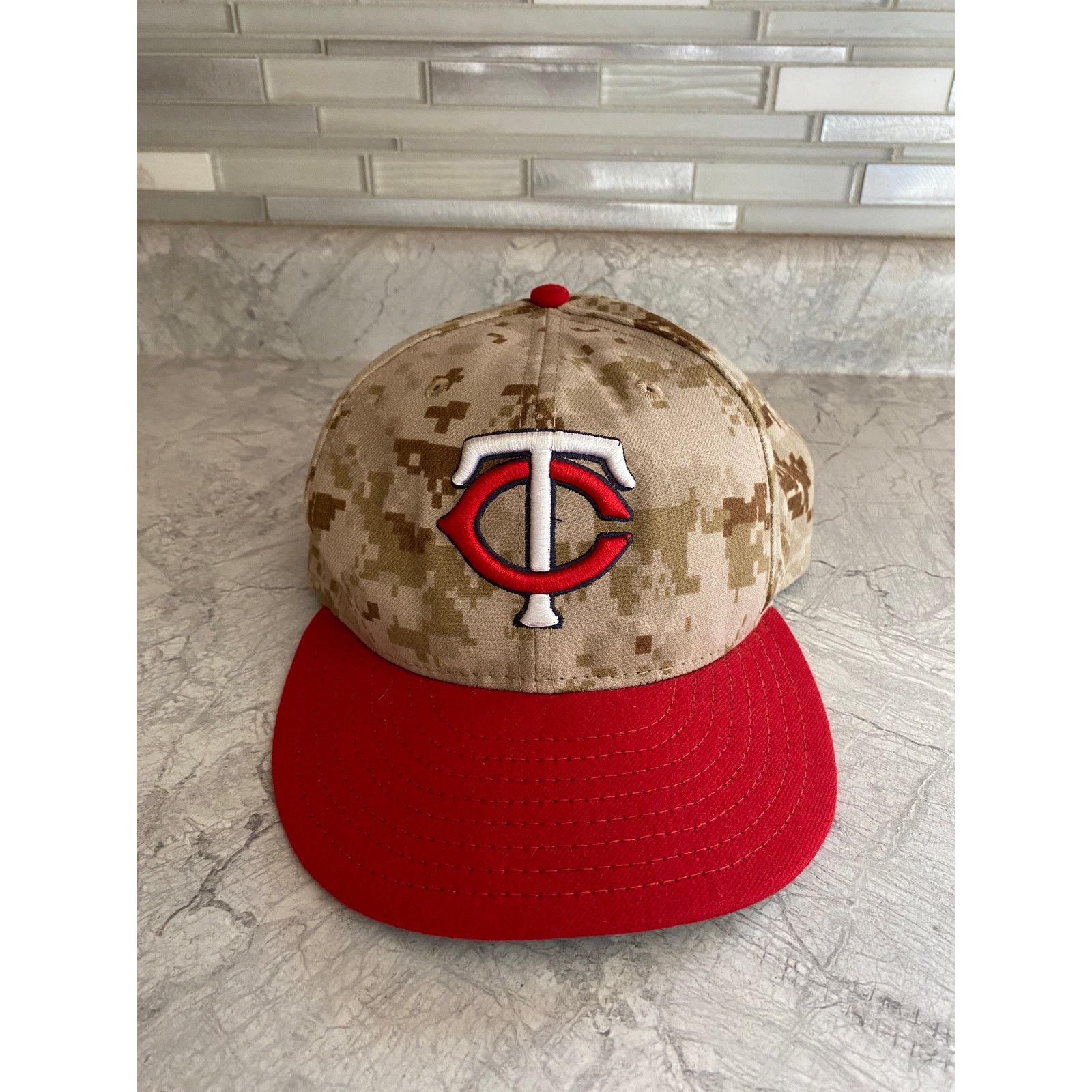 New Era Minnesota Twins Gray and White New Era Fitted Hat Size 7 3/8 Size ONE SIZE - 2 Thumbnail