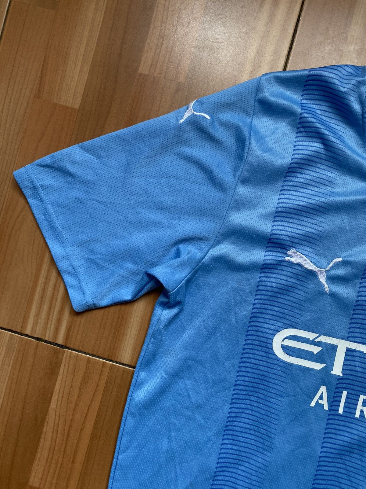 Puma Puma Manchester City FC 2023/24 Football Shirt #9 Haaland Size US L / EU 52-54 / 3 - 4 Thumbnail