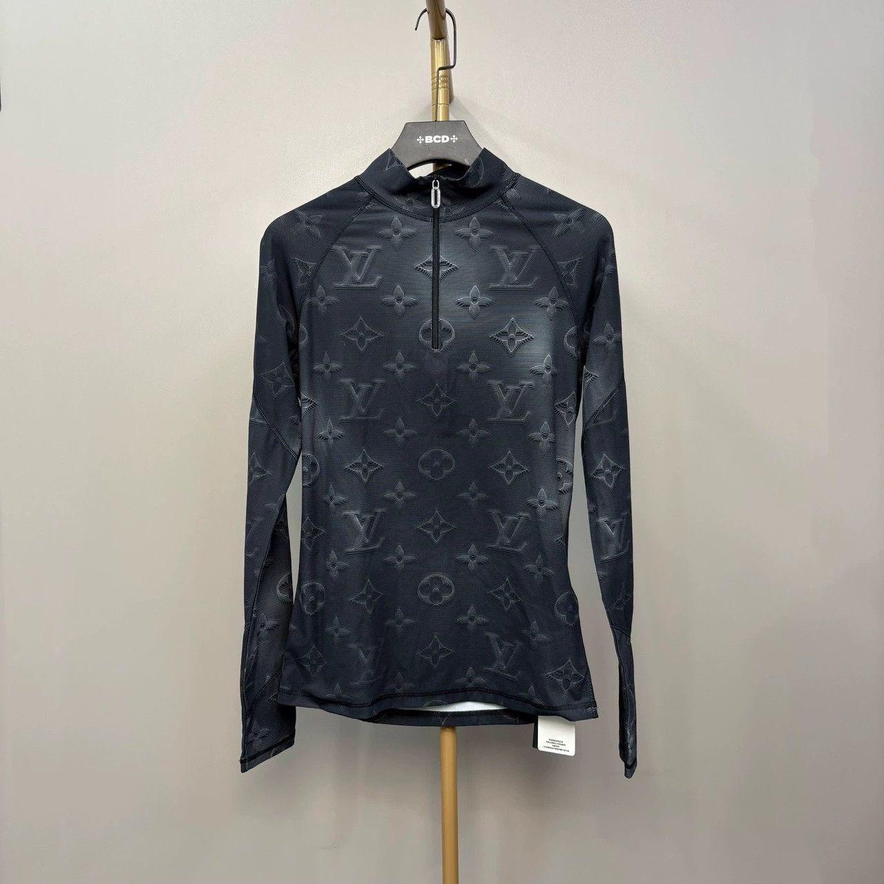 Louis Vuitton louis vuitton long sleeve athletic top Size US S / EU 44-46 / 1 - 1 Thumbnail