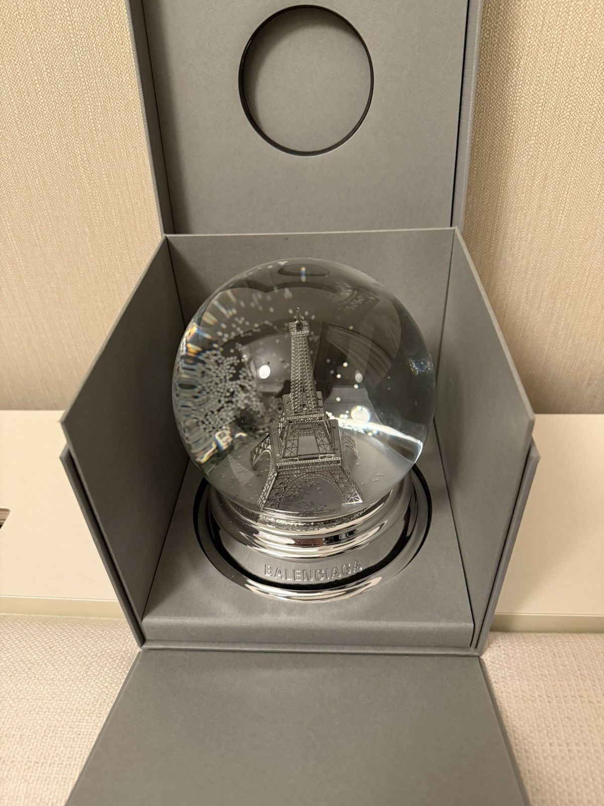 Balenciaga Rare balenciaga vip snow globe Size ONE SIZE - 13 Thumbnail