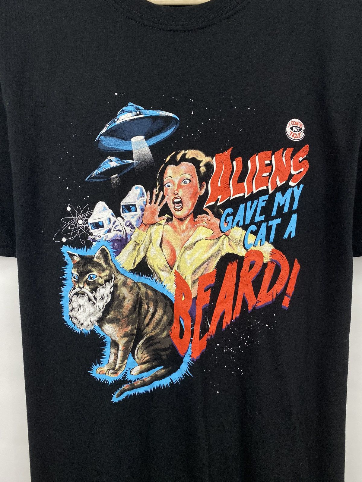 Gildan Vintage Aliens Gave My Cat A Beard retro rare hype Y2K Size US M / EU 48-50 / 2 - 4 Thumbnail