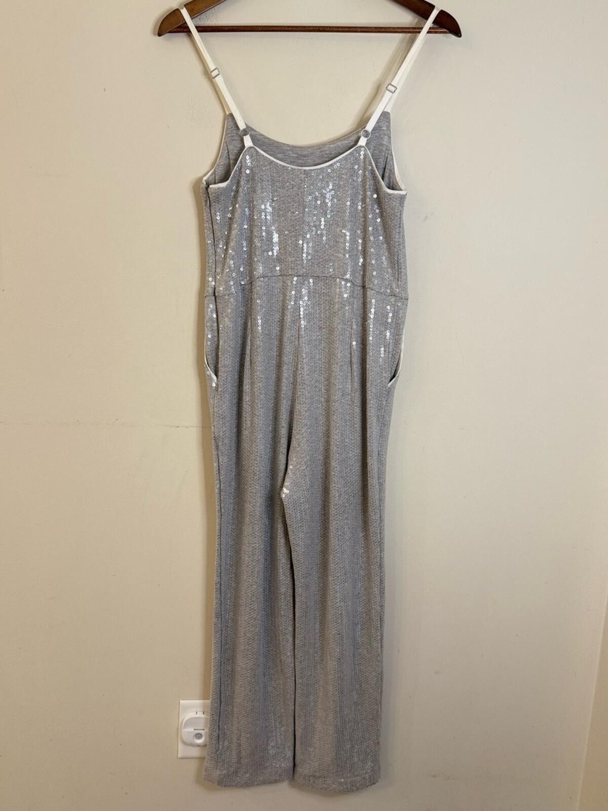 Other Ett:twa Anthropologie silver sequin sleeveless jumpsuit SZ 2 Size 26" / US 2 / IT 38 - 3 Thumbnail