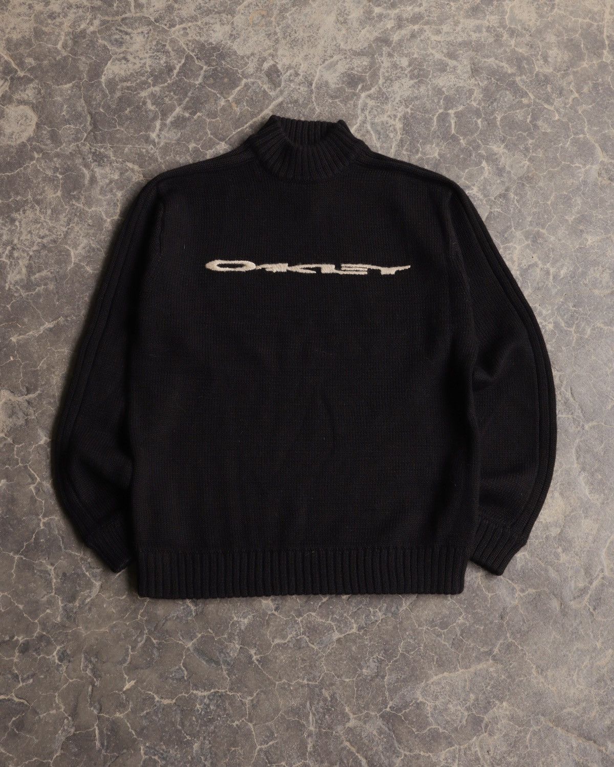 Oakley Vintage Oakley Software Y2K 90s 00s Oakley O Black Crewneck Size US M / EU 48-50 / 2 - 1 Thumbnail
