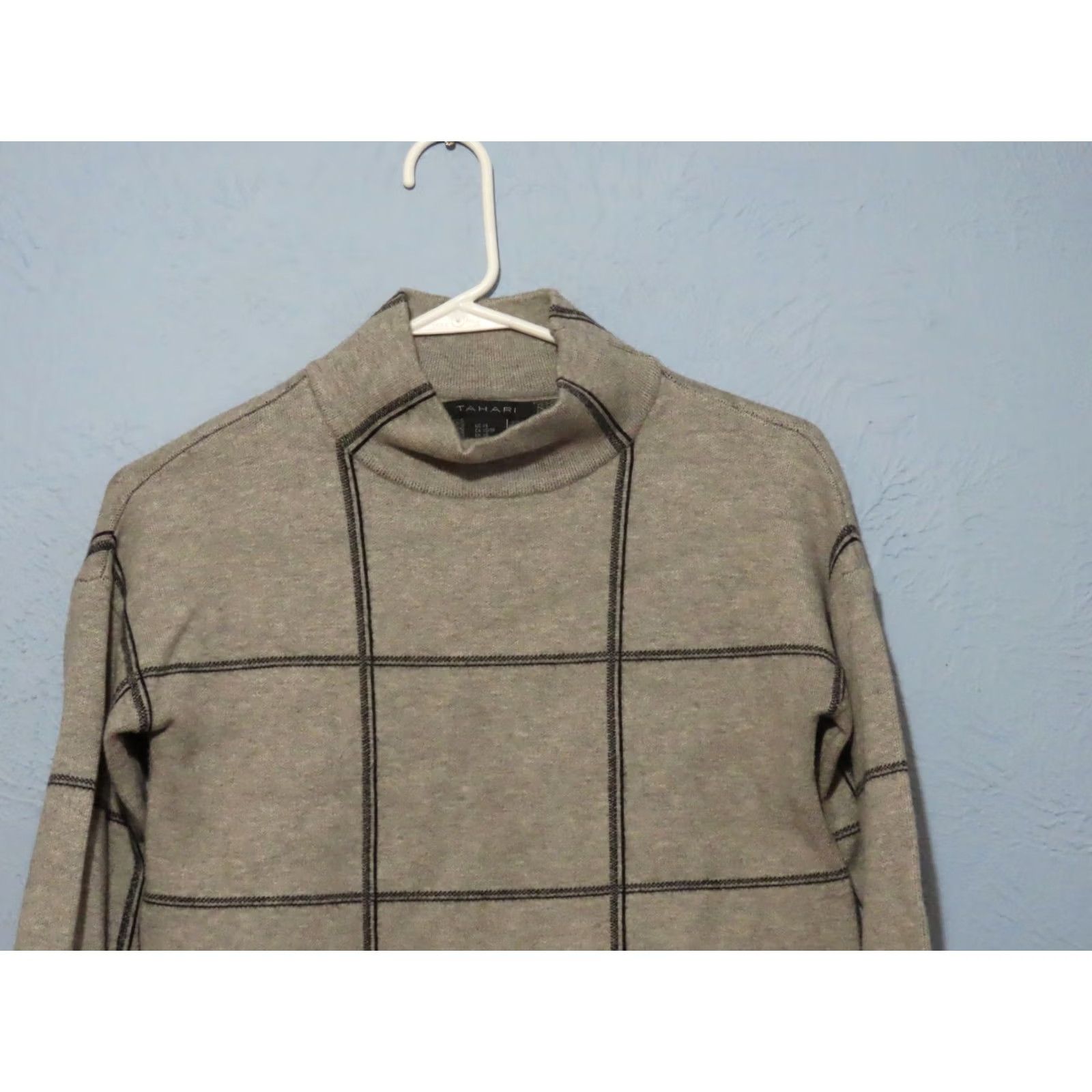 Vintage Tahari Sweater Womens XS Gray Women Mock Turtleneck Black Lines and Upturned Cuffs Size XS / US 0-2 / IT 36-38 - 3 Thumbnail