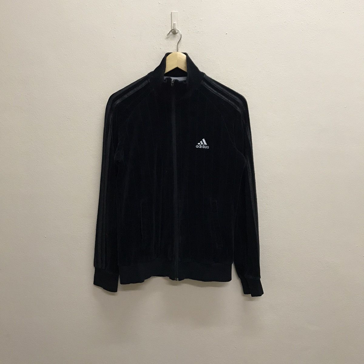 Adidas × Vintage Vintage Y2k Adidas Small Logo Velvet Sweater Size US S / EU 44-46 / 1 - 14 Thumbnail