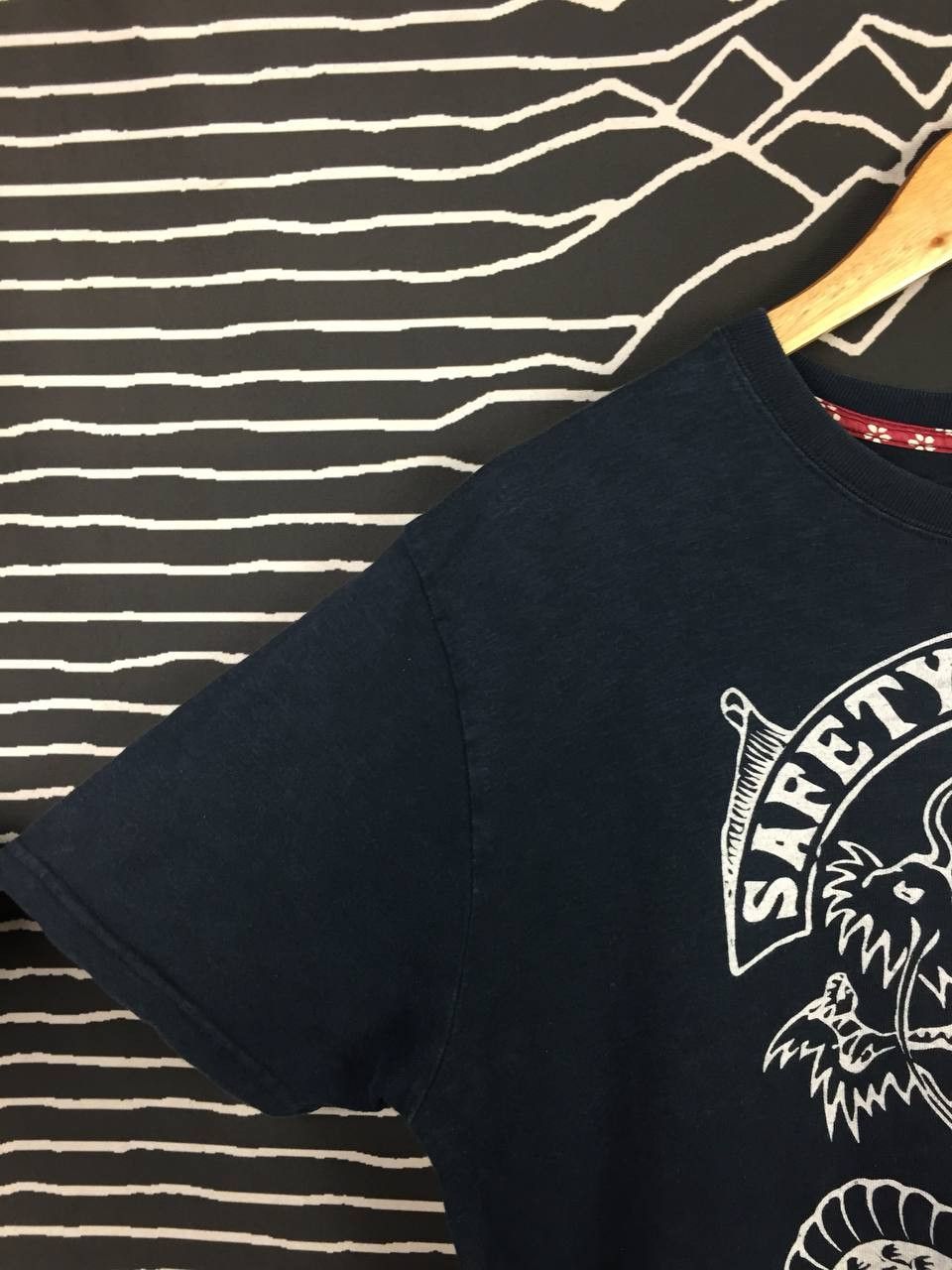 Japanese Brand Vtg Match Label Safety Matches Dragon Graphic Tee Size US L / EU 52-54 / 3 - 5 Thumbnail