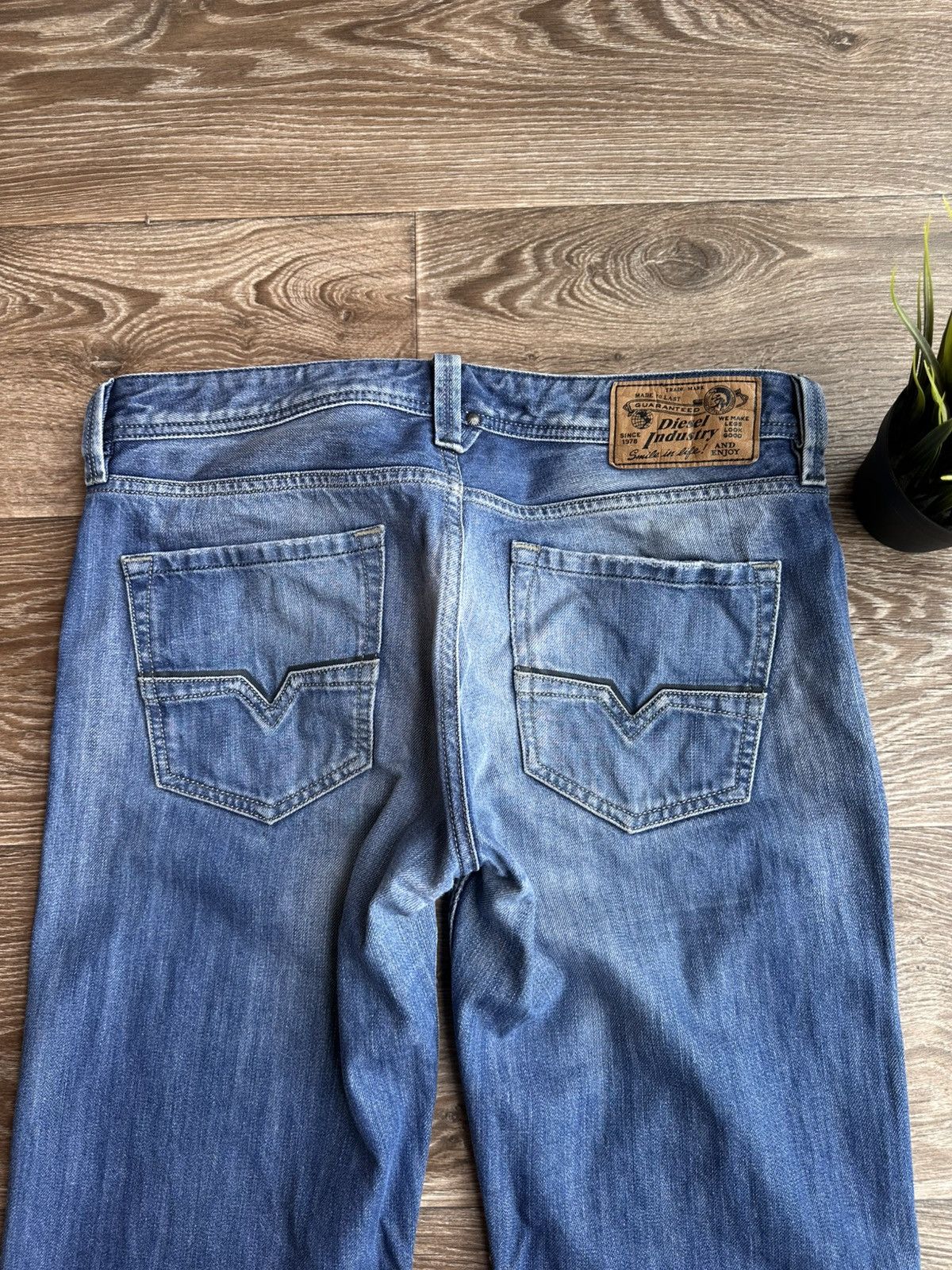 Diesel 🔥 Diesel Larkee Distressed Straight Jeans Pants Denim Rare Size US 32 / EU 48 - 4 Thumbnail