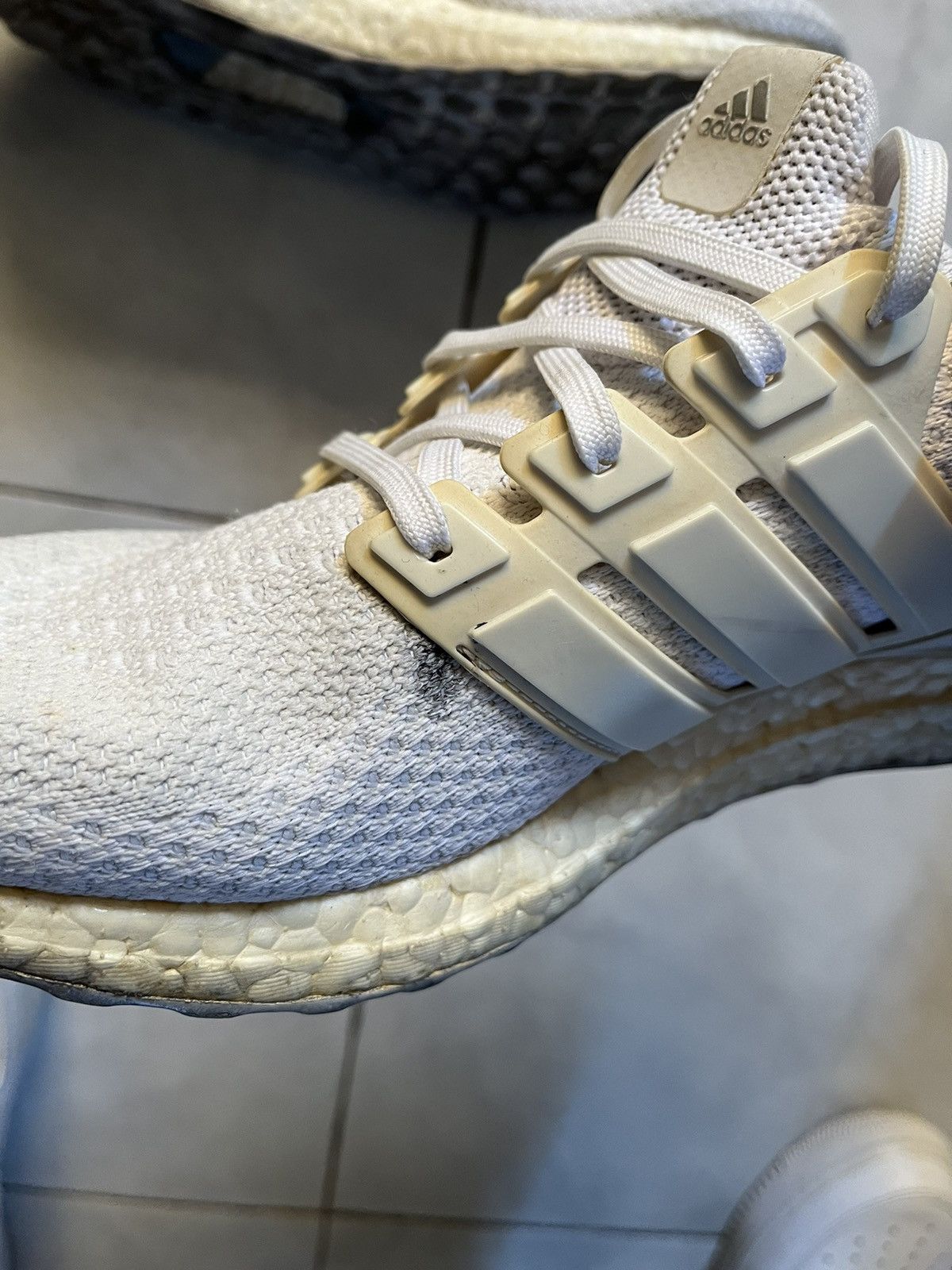 Adidas Ultra Boost Triple All White Size US 10.5 / EU 43-44 - 4 Thumbnail