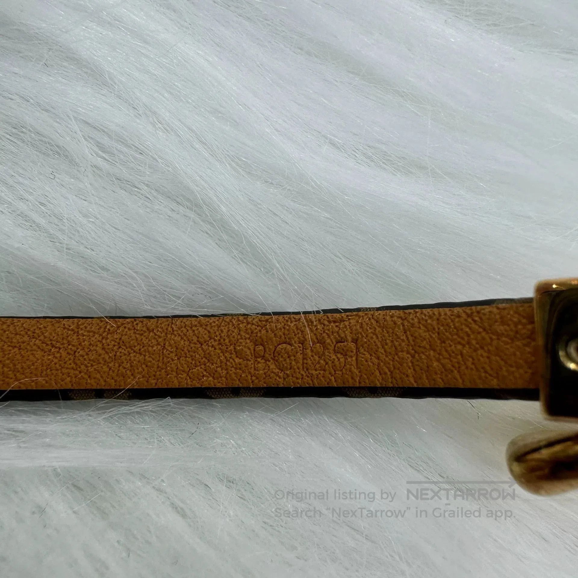 Louis Vuitton LV Say Yes Leather Bracelet Gold Heart. Size ONE SIZE - 5 Thumbnail
