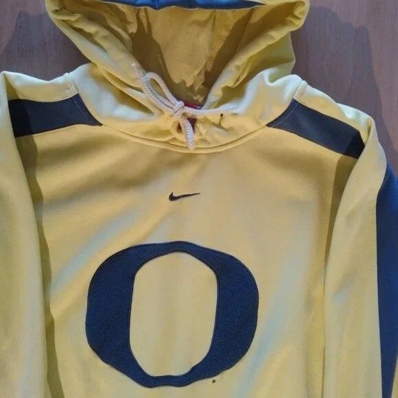Nike Vintage Nike Therma Fit Oregon Ducks Hoodie Sweatshirt Size US L / EU 52-54 / 3 - 1 Preview