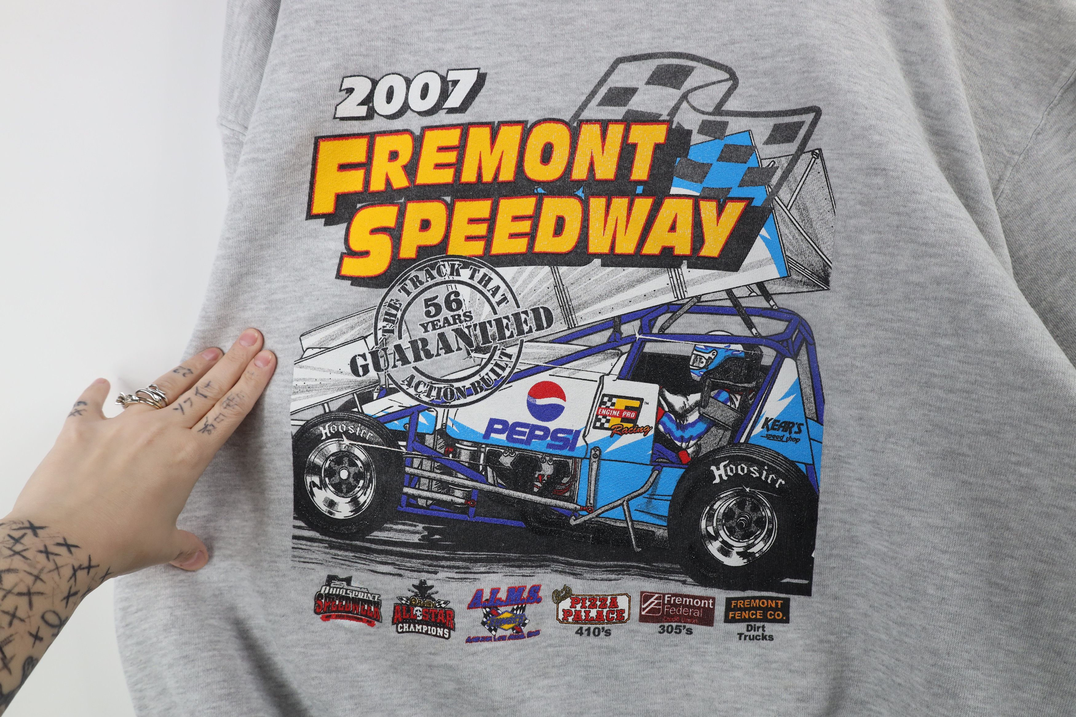 Vintage Vintage Y2K 2007 Fremont Speedway Car Racing Sweatshirt Gray Size US XL / EU 56 / 4 - 4 Thumbnail