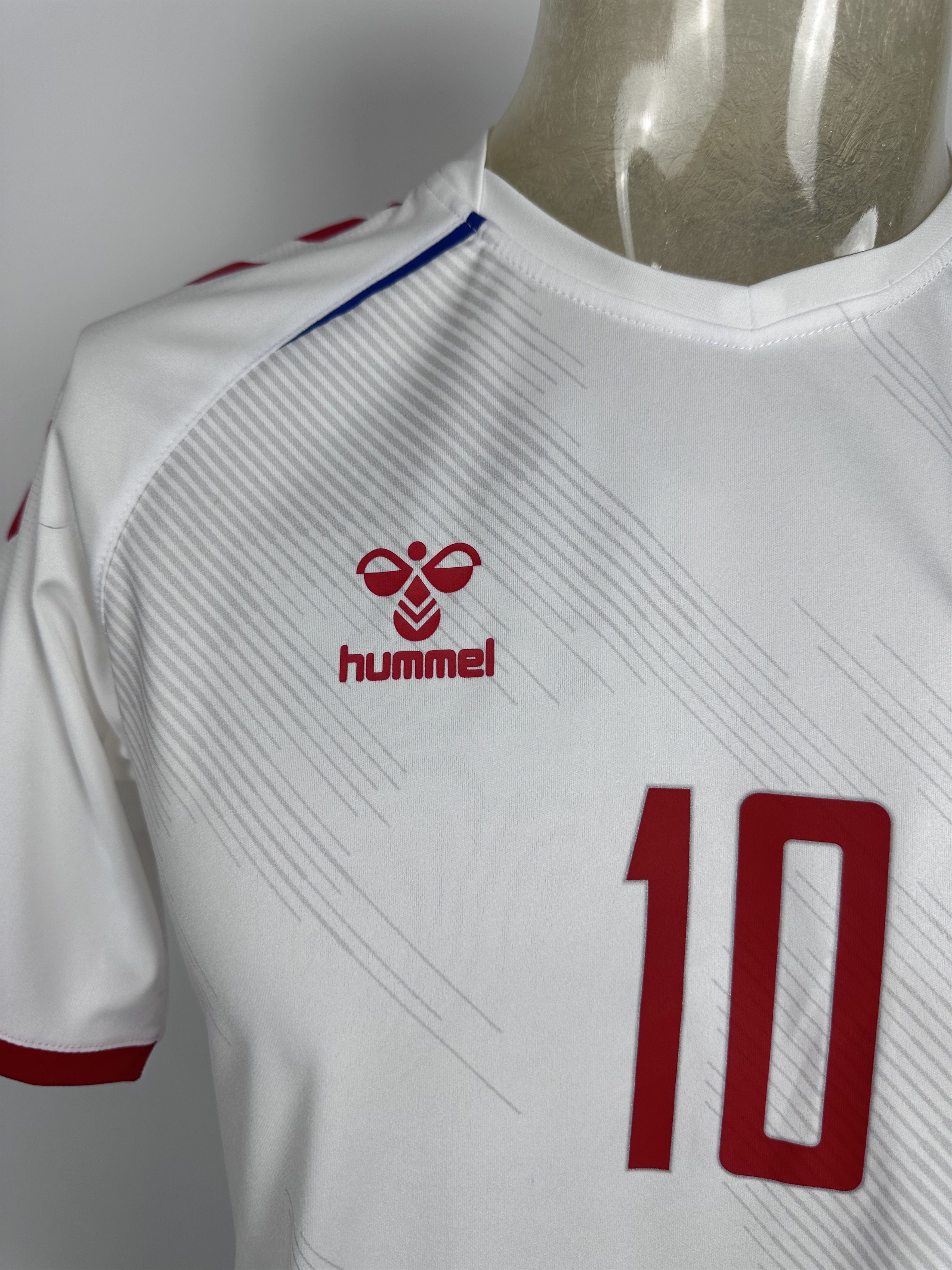Hummel DENMARK 2022 2023 FOOTBALL SHIRT SOCCER JERSEY #10 ERIKSEN Size US M / EU 48-50 / 2 - 6 Thumbnail