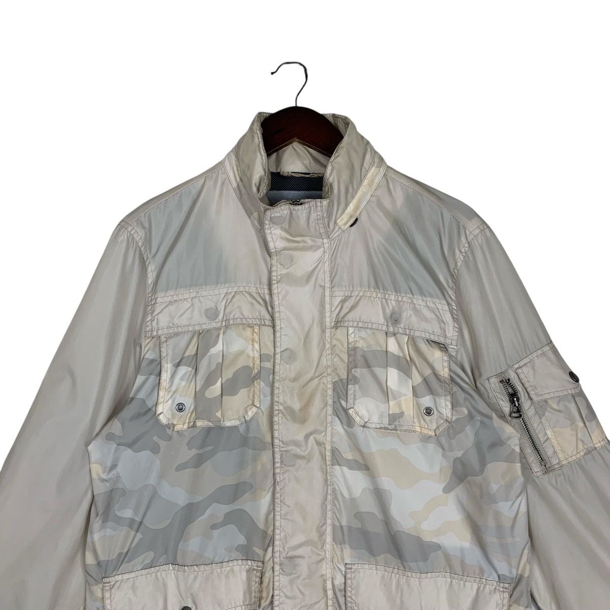 Tommy Hilfiger Vintage Tommy Hilfiger JapaneseBrand Outdoor Light Jacket Size US M / EU 48-50 / 2 - 3 Thumbnail
